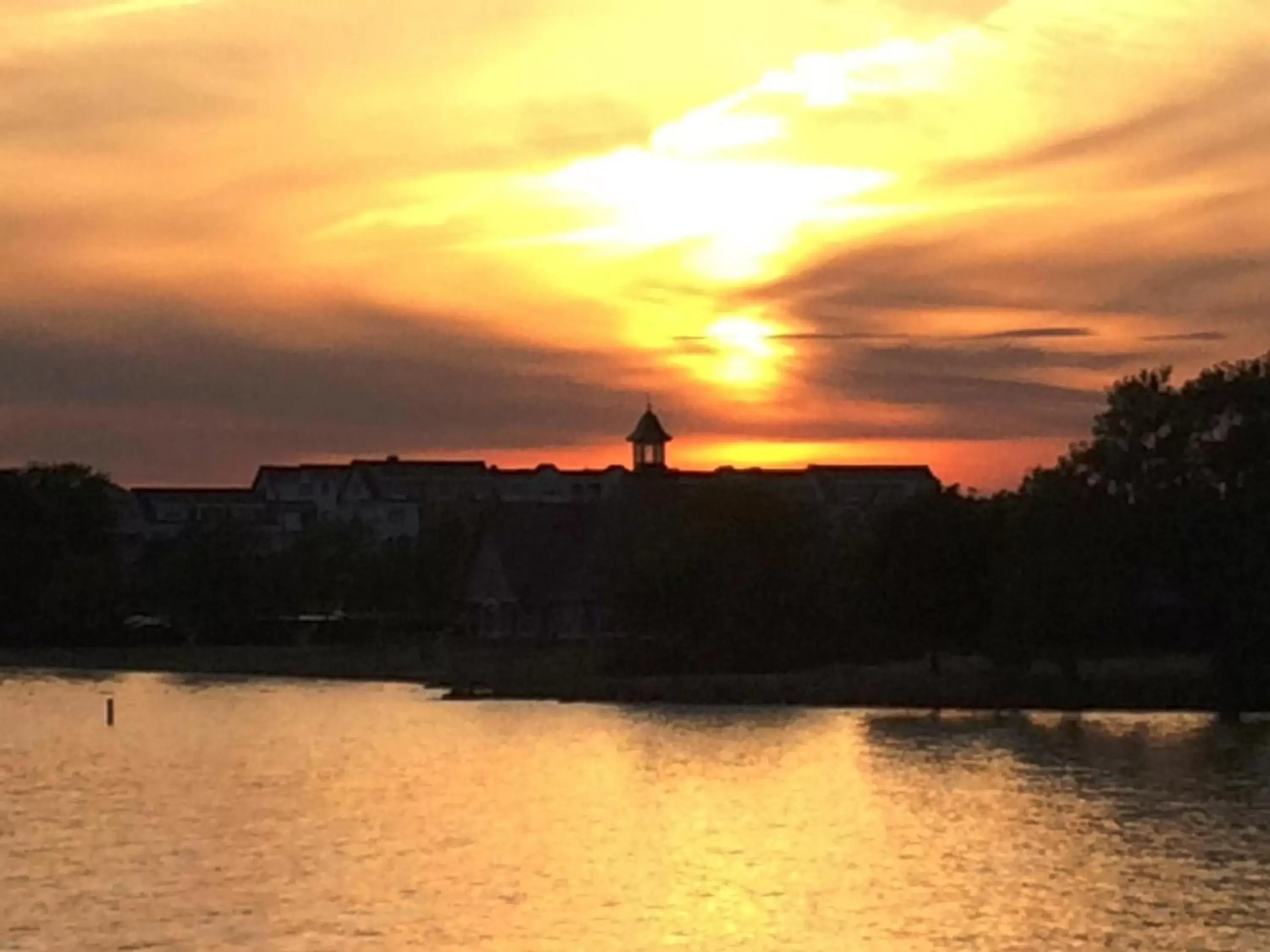 Restaurant/places to eat in Sutherland House Victorian Bed and Breakfast Restaurant/places to eat in Sutherland House Victorian Bed and Breakfast