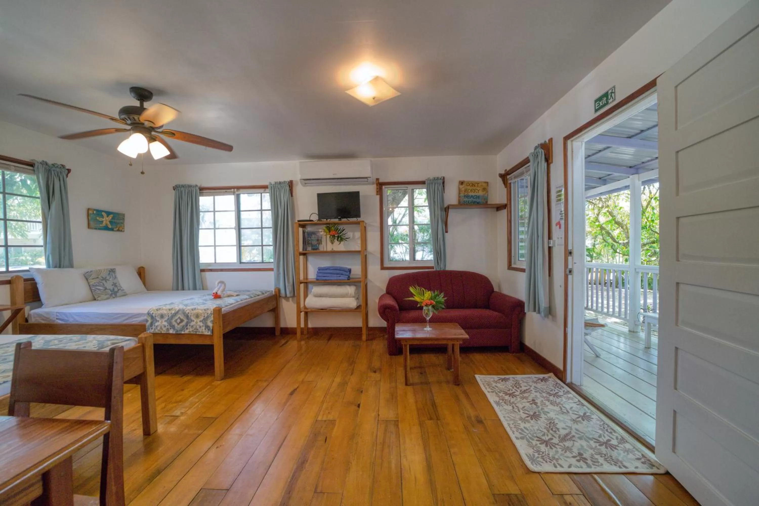 Seating area, Bed in Placencia Villas