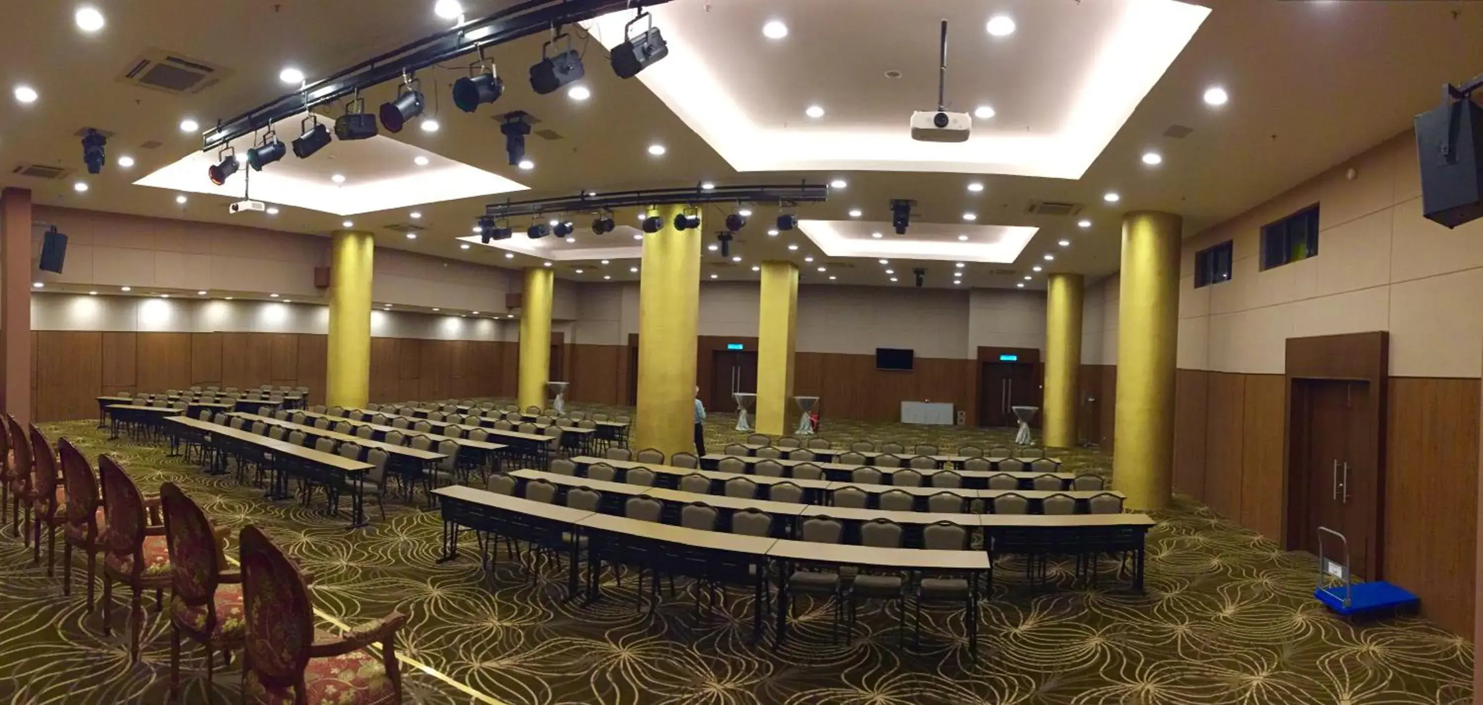 Banquet/Function facilities in Acappella Suite Hotel, Shah Alam