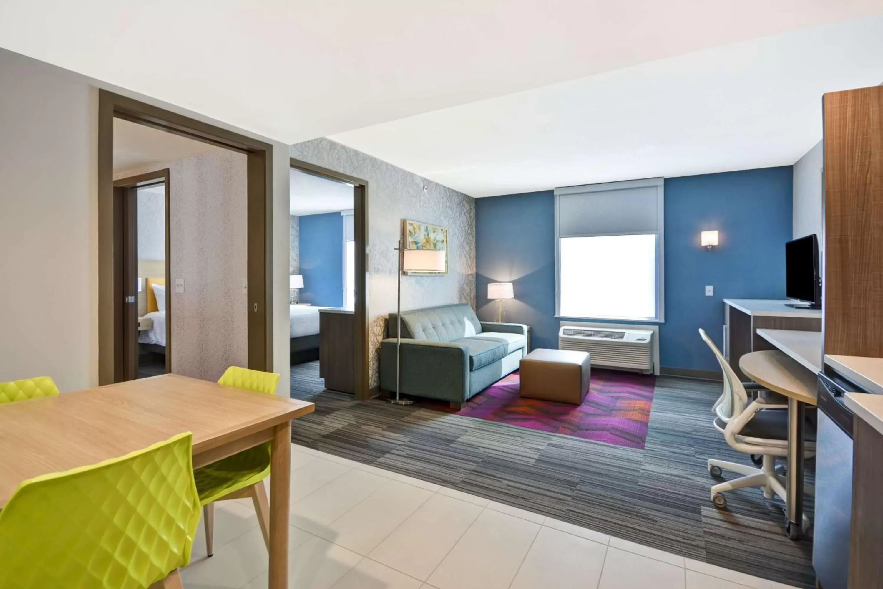 Bedroom in Home2 Suites by Hilton Kansas City KU Medical Center