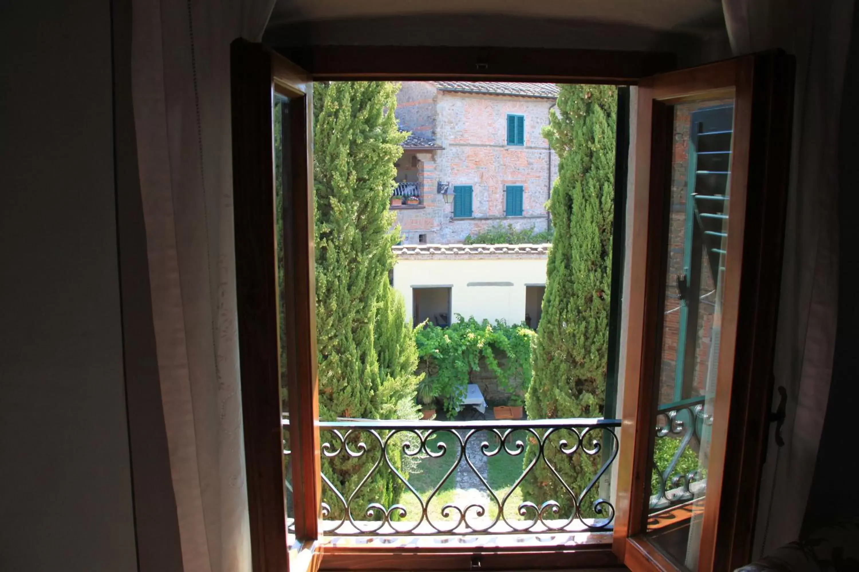 Decorative detail in antica casa "le rondini"