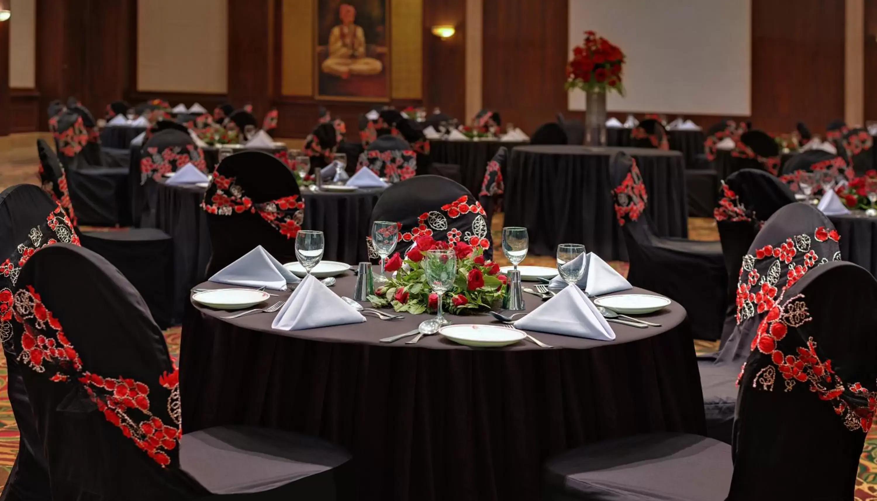 Meeting/conference room, Restaurant/Places to Eat in Ramada Plaza by Wyndham JHV Varanasi