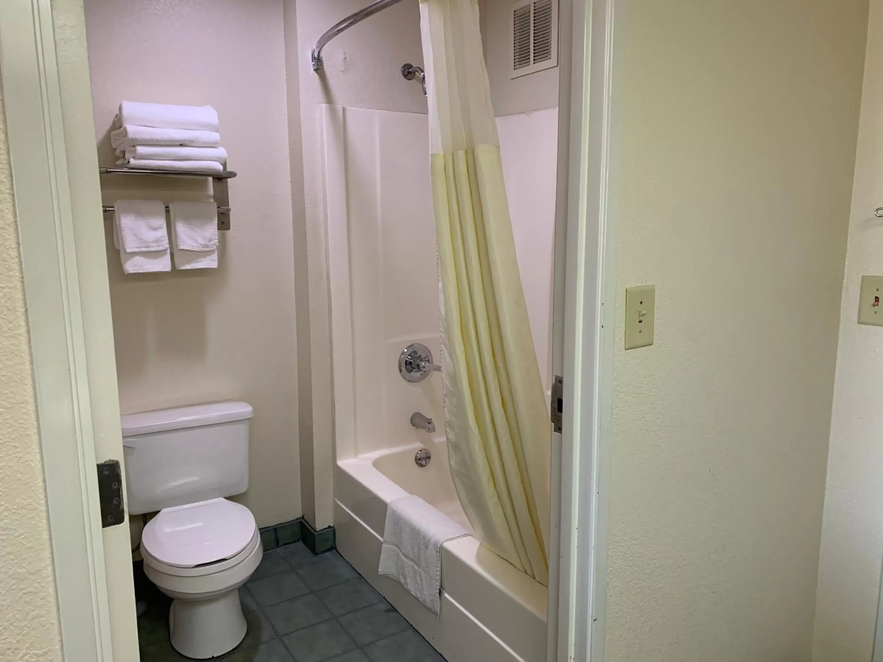 Shower, Bathroom in Quality Inn Montgomery South