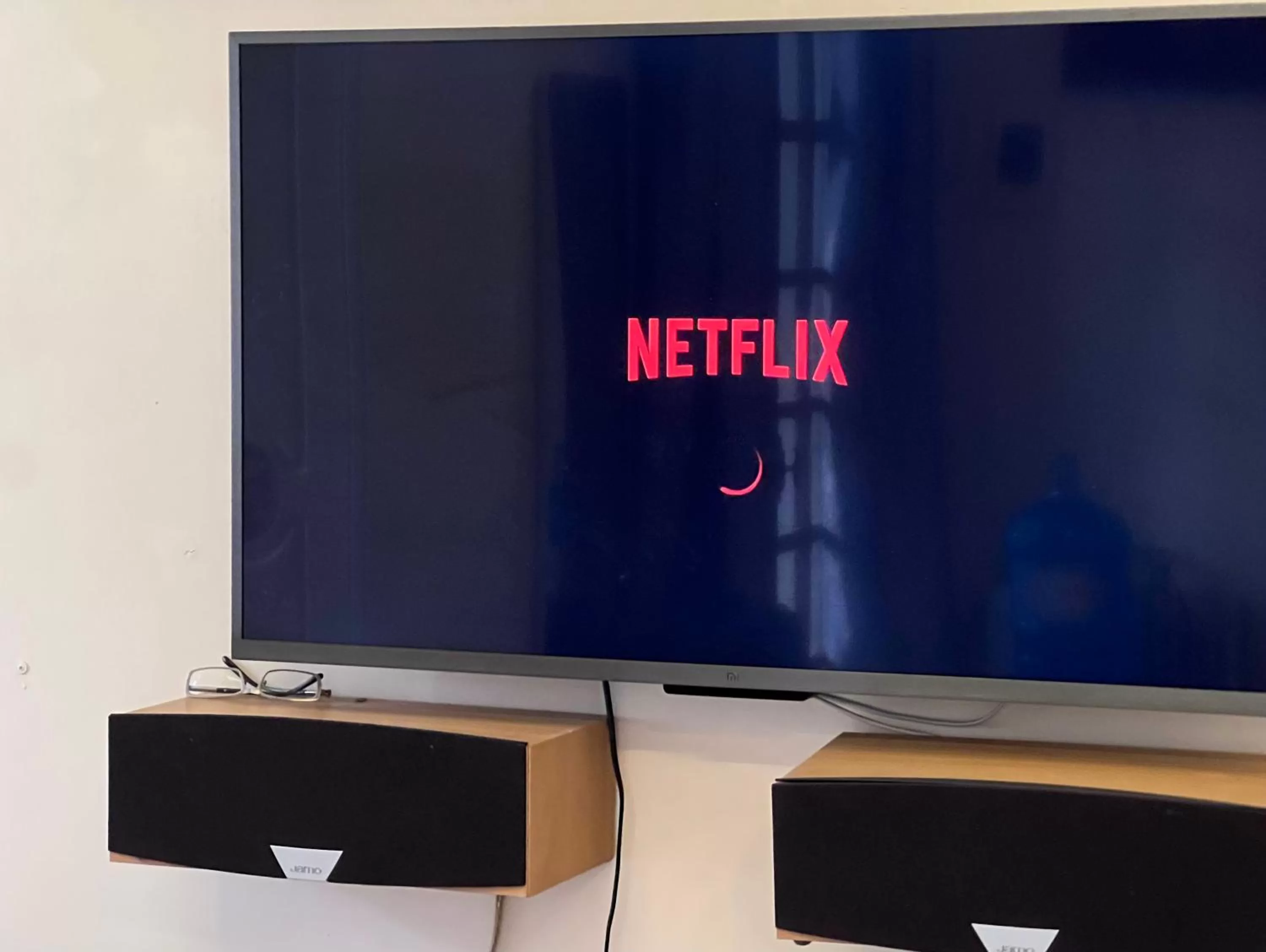 TV/Entertainment Center in The First Ba Trieu