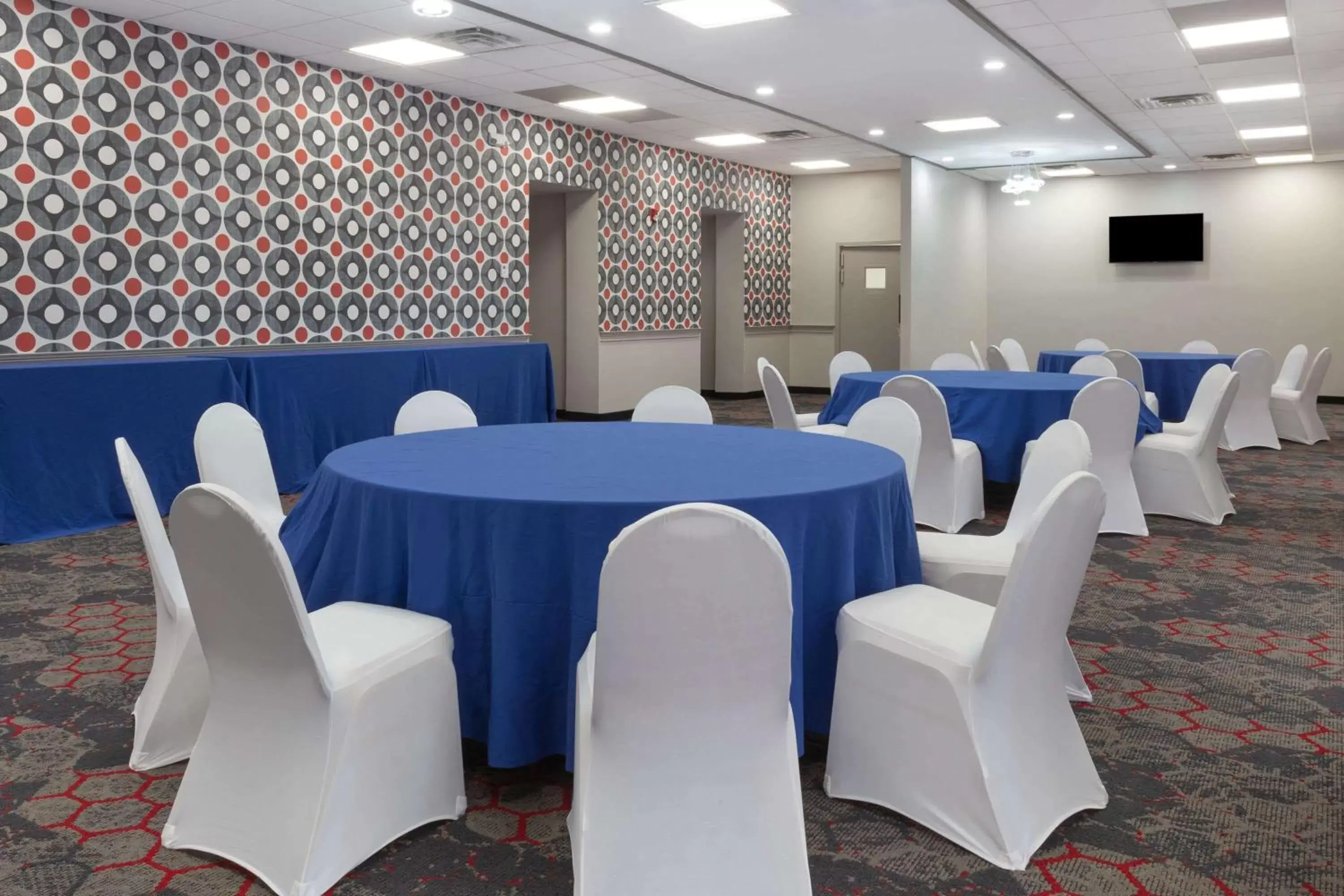 Restaurant/places to eat in Ramada by Wyndham Windsor Locks Restaurant/places to eat in Ramada by Wyndham Windsor Locks