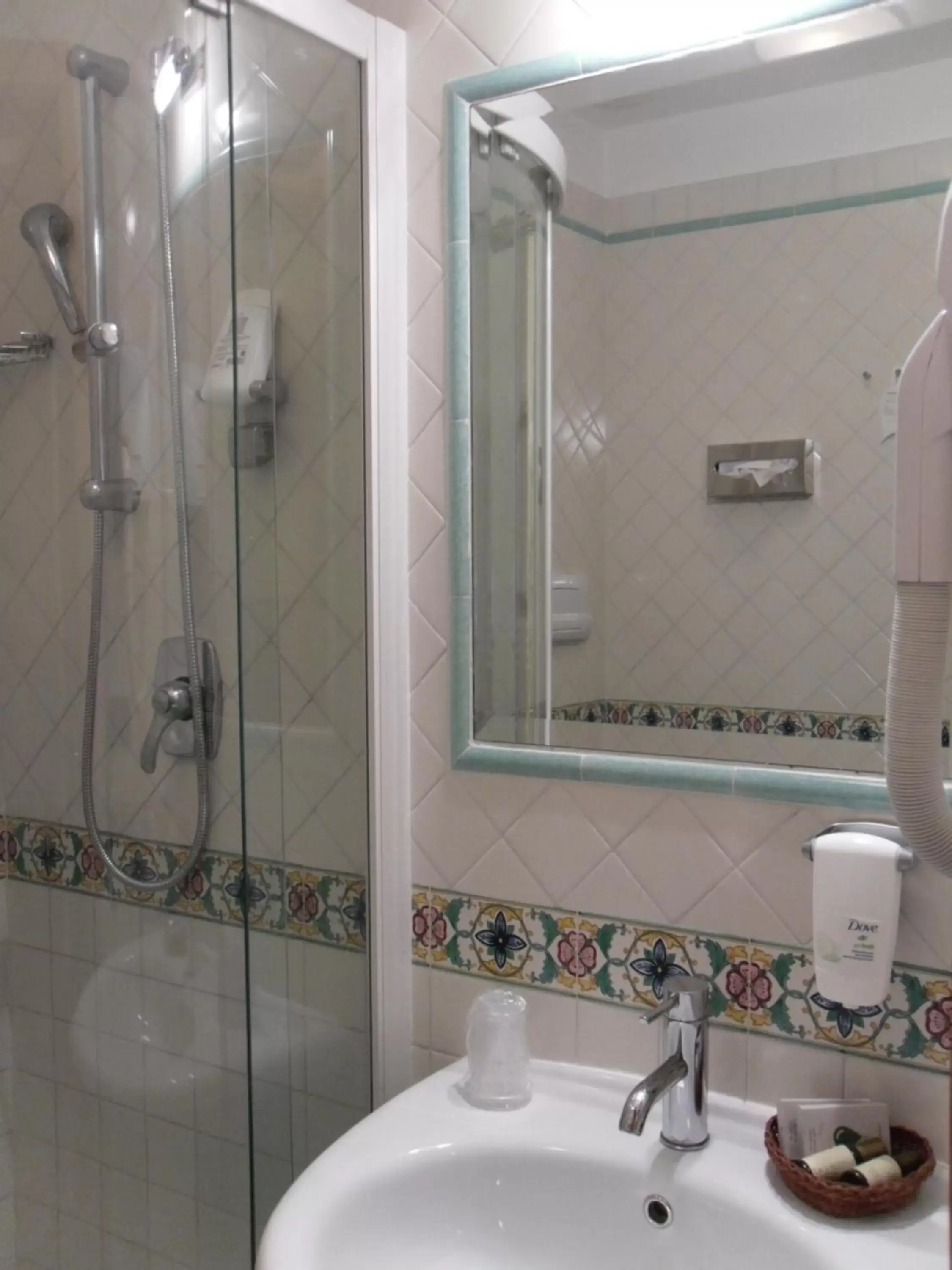 Shower, Bathroom in Best Western Hotel Dei Cavalieri