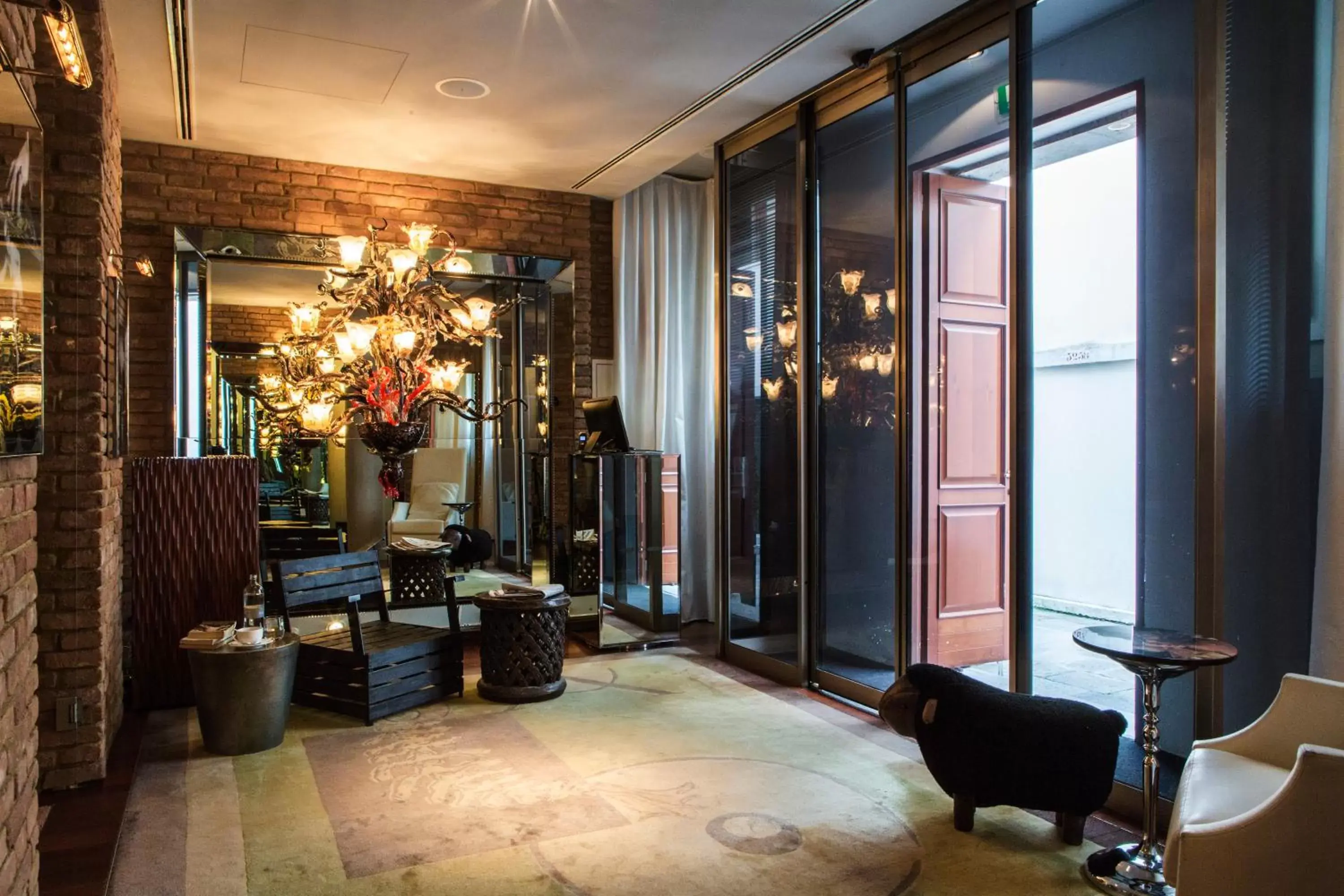 Lobby or reception in Hotel Palazzina Grassi Lobby or reception in Hotel Palazzina Grassi