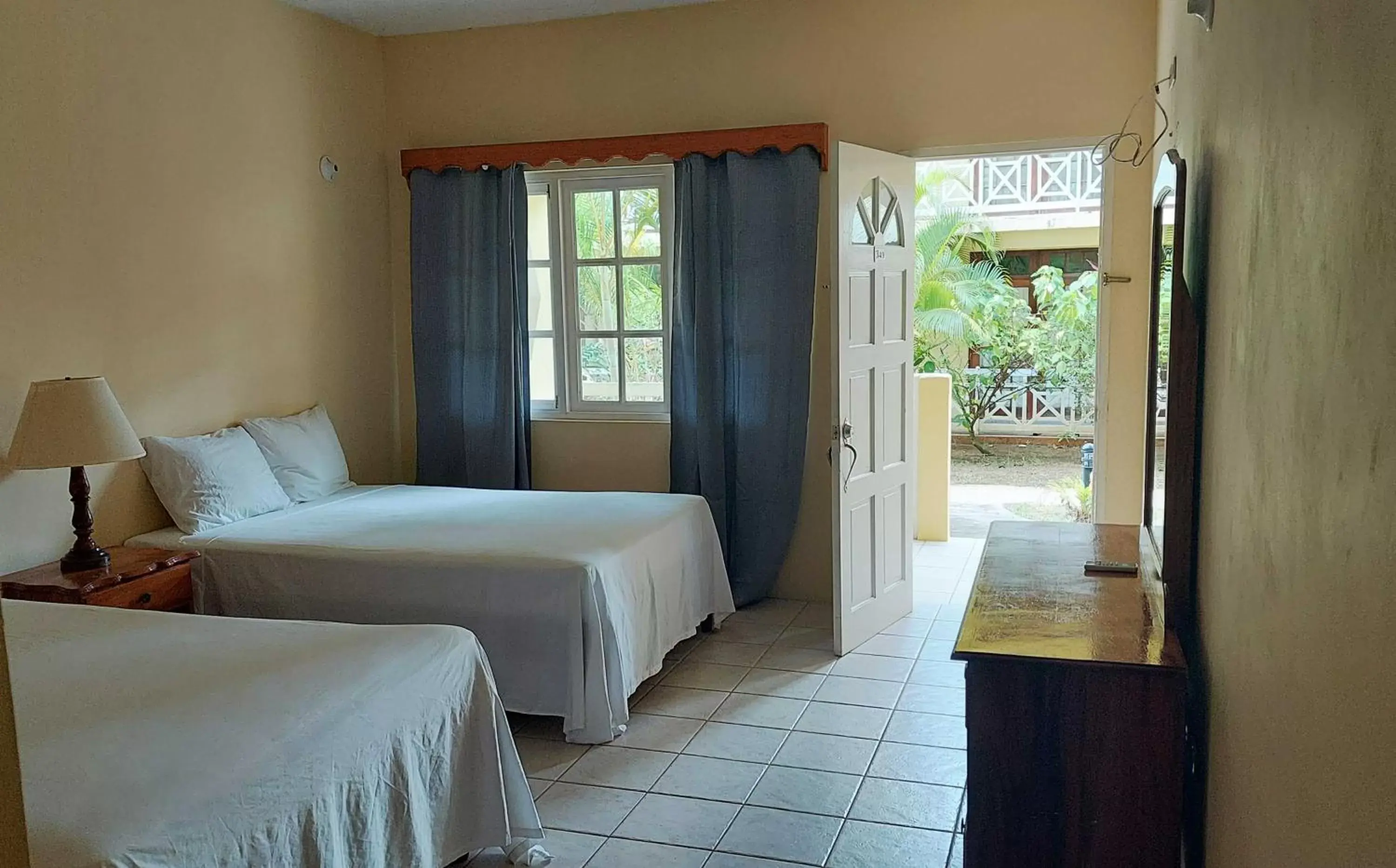 Bed in Yellow Bird Sea Bed in Yellow Bird Sea