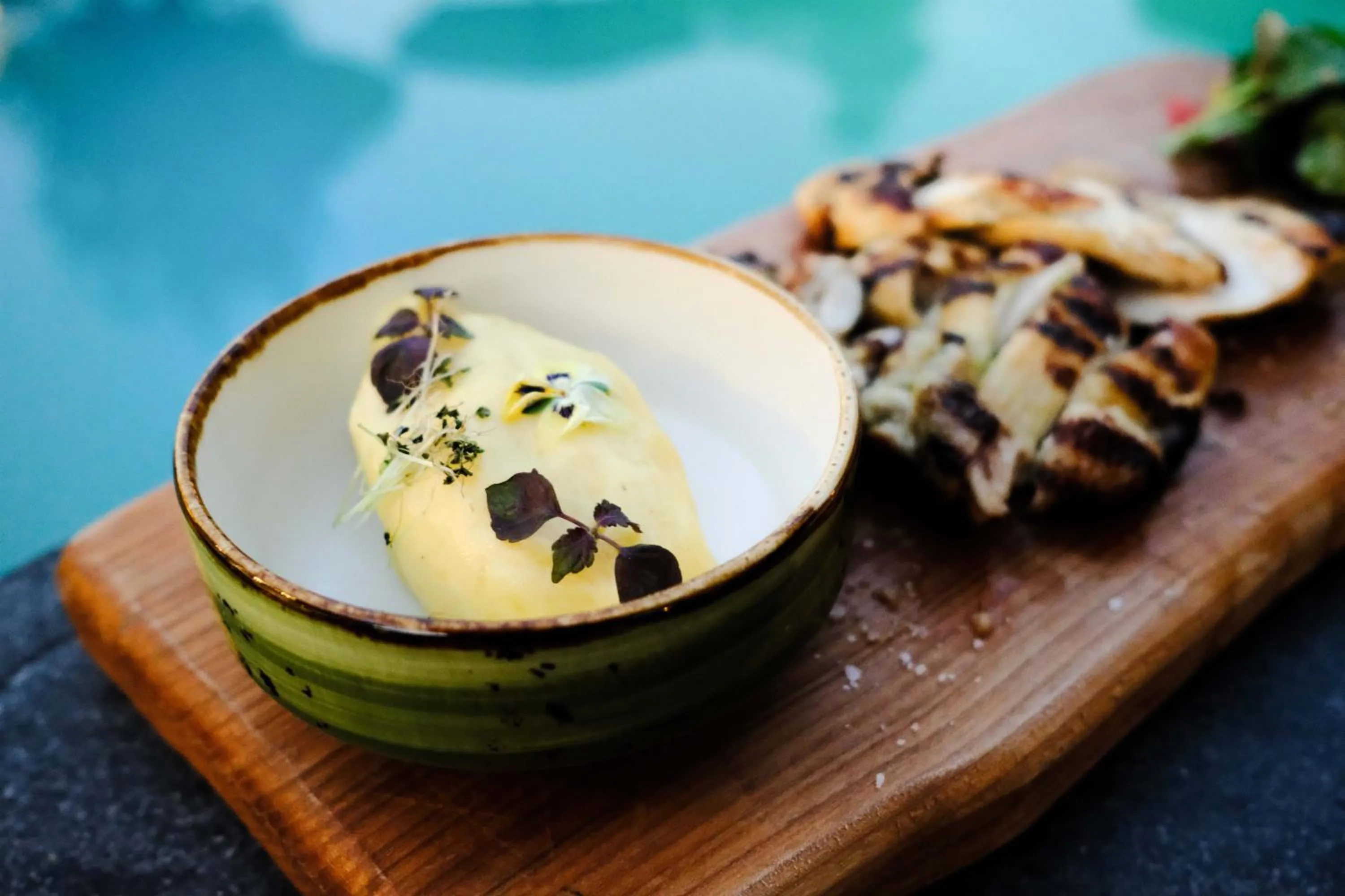 Restaurant/places to eat in Anthemion Suites and Villas