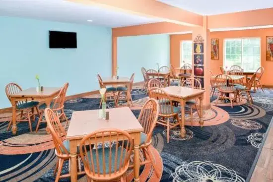 Continental breakfast, Restaurant/Places to Eat in Super 8 by Wyndham Lake of the Ozarks
