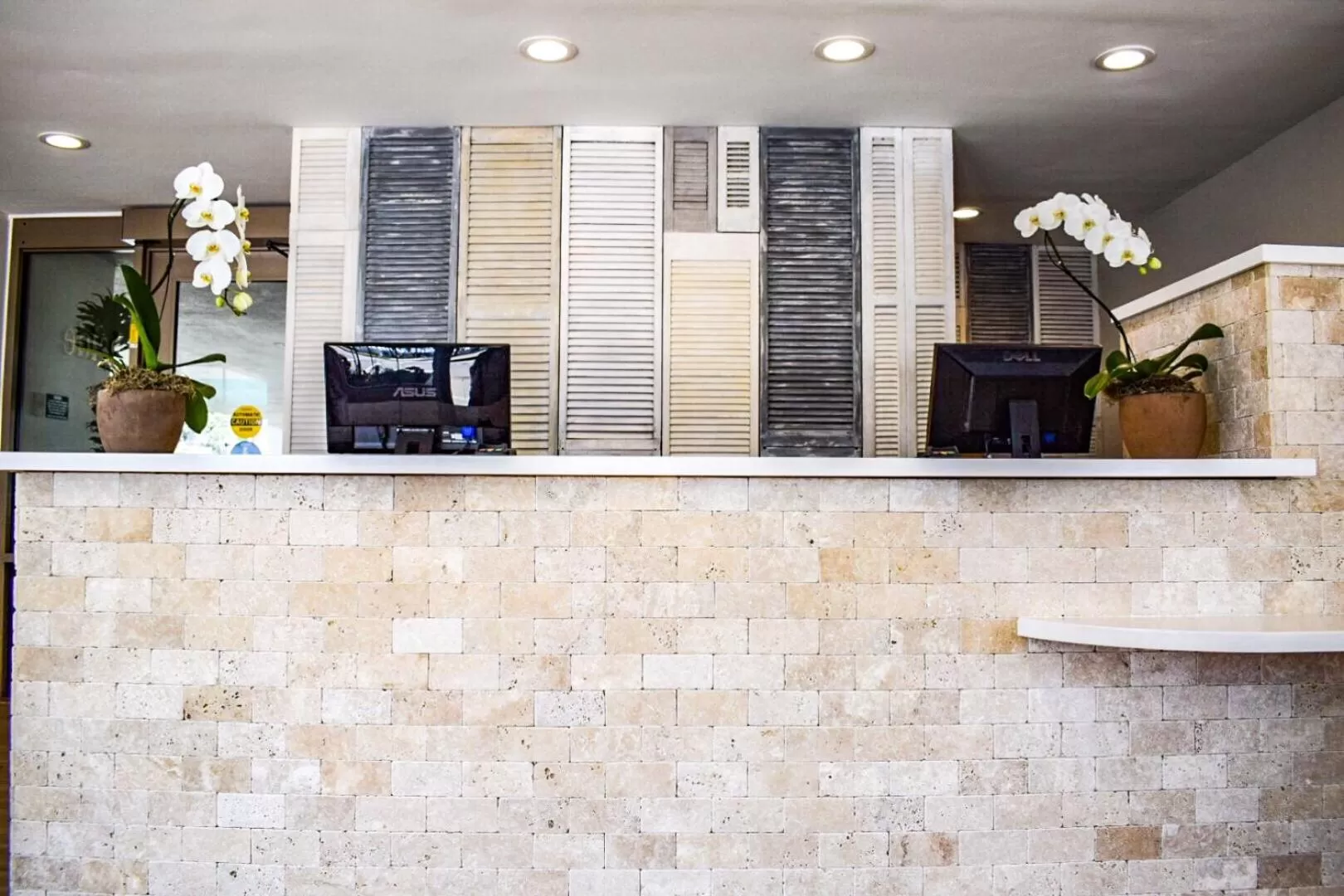 Lobby or reception in Beachside Inn