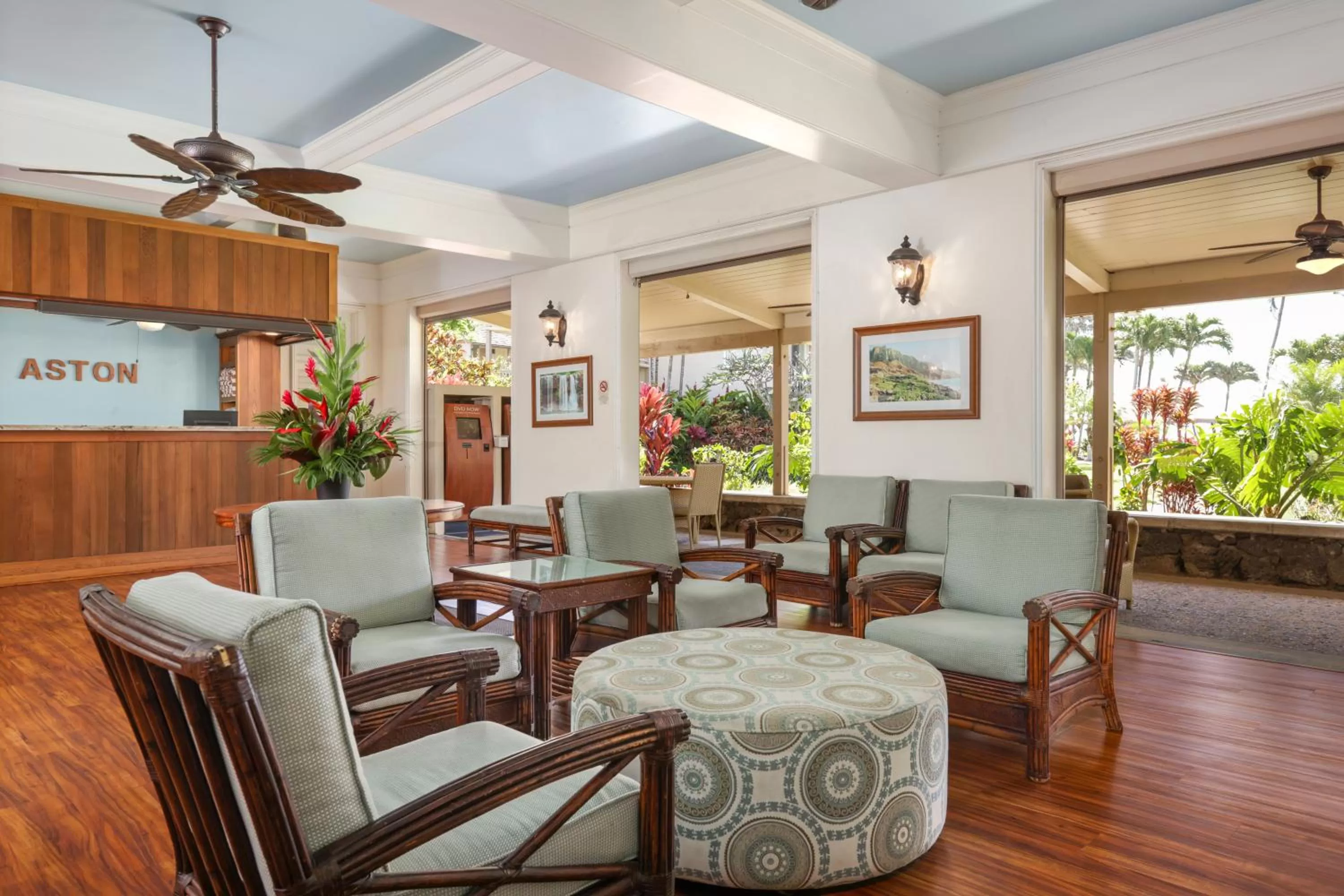 Lobby or reception in Aston Islander On The Beach