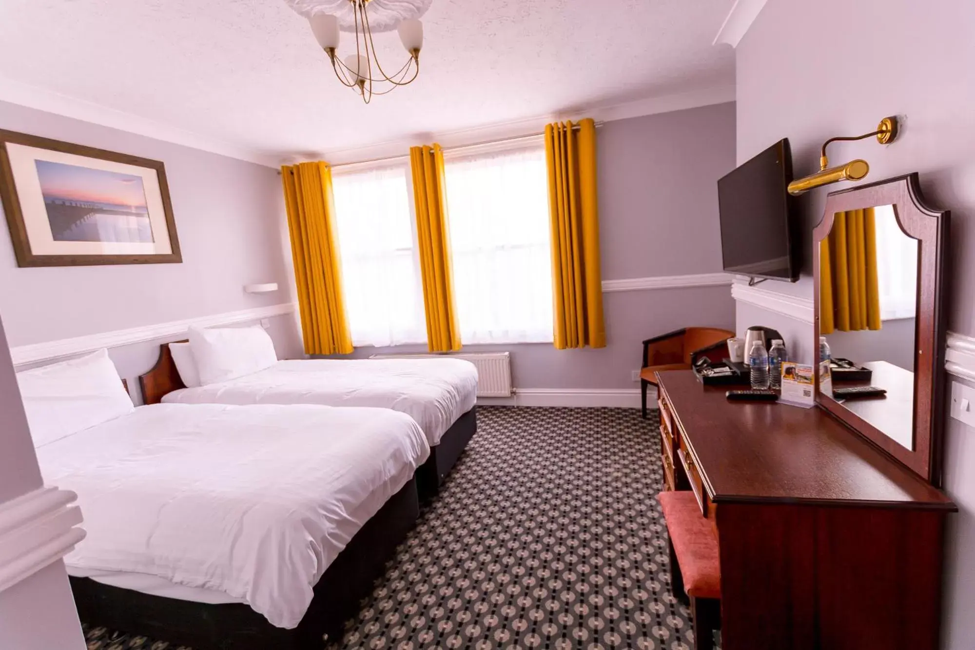 Twin Room in San Clu Hotel, Bar & Brasserie Twin Room in San Clu Hotel, Bar & Brasserie