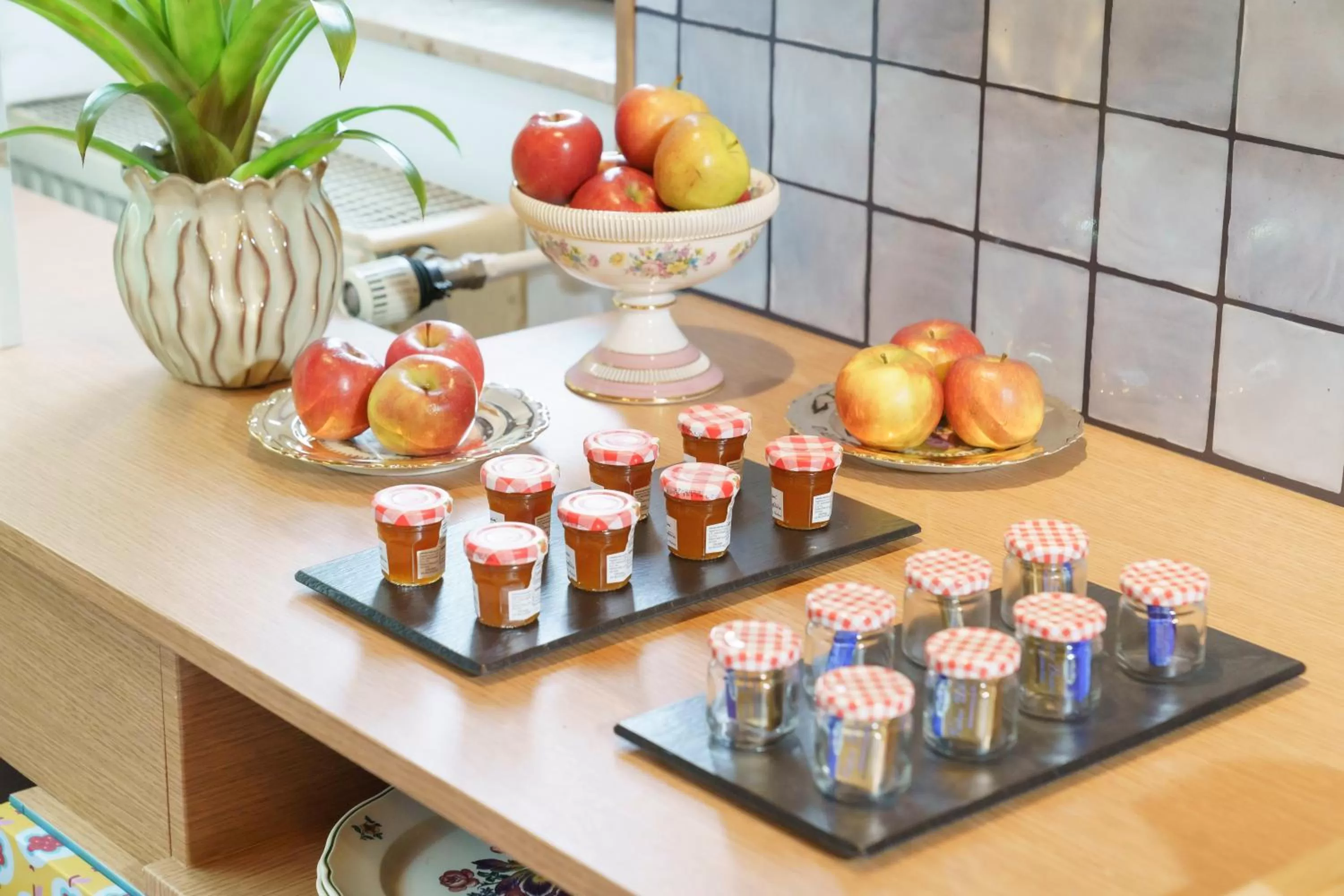 Breakfast in Tante ALMA's Hotel Lasthaus am Ring