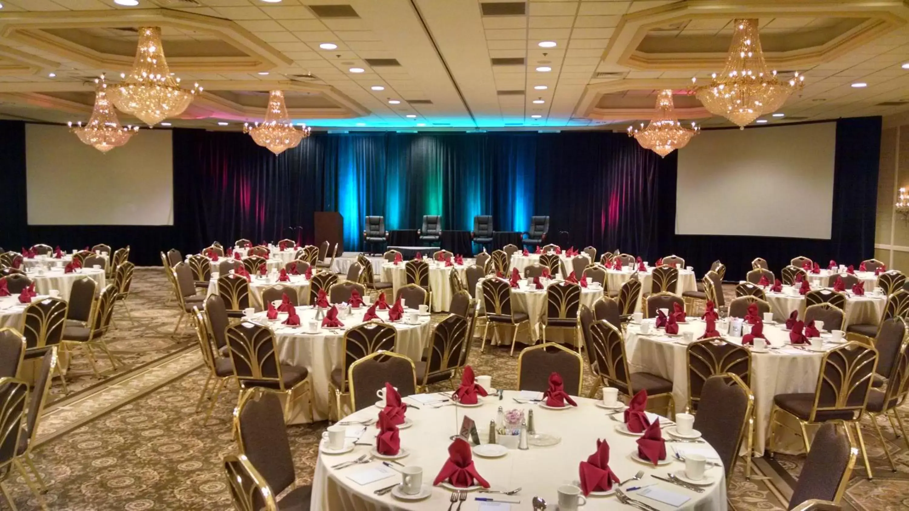 Restaurant/places to eat, Banquet Facilities in Clayton Plaza Hotel & Extended Stay