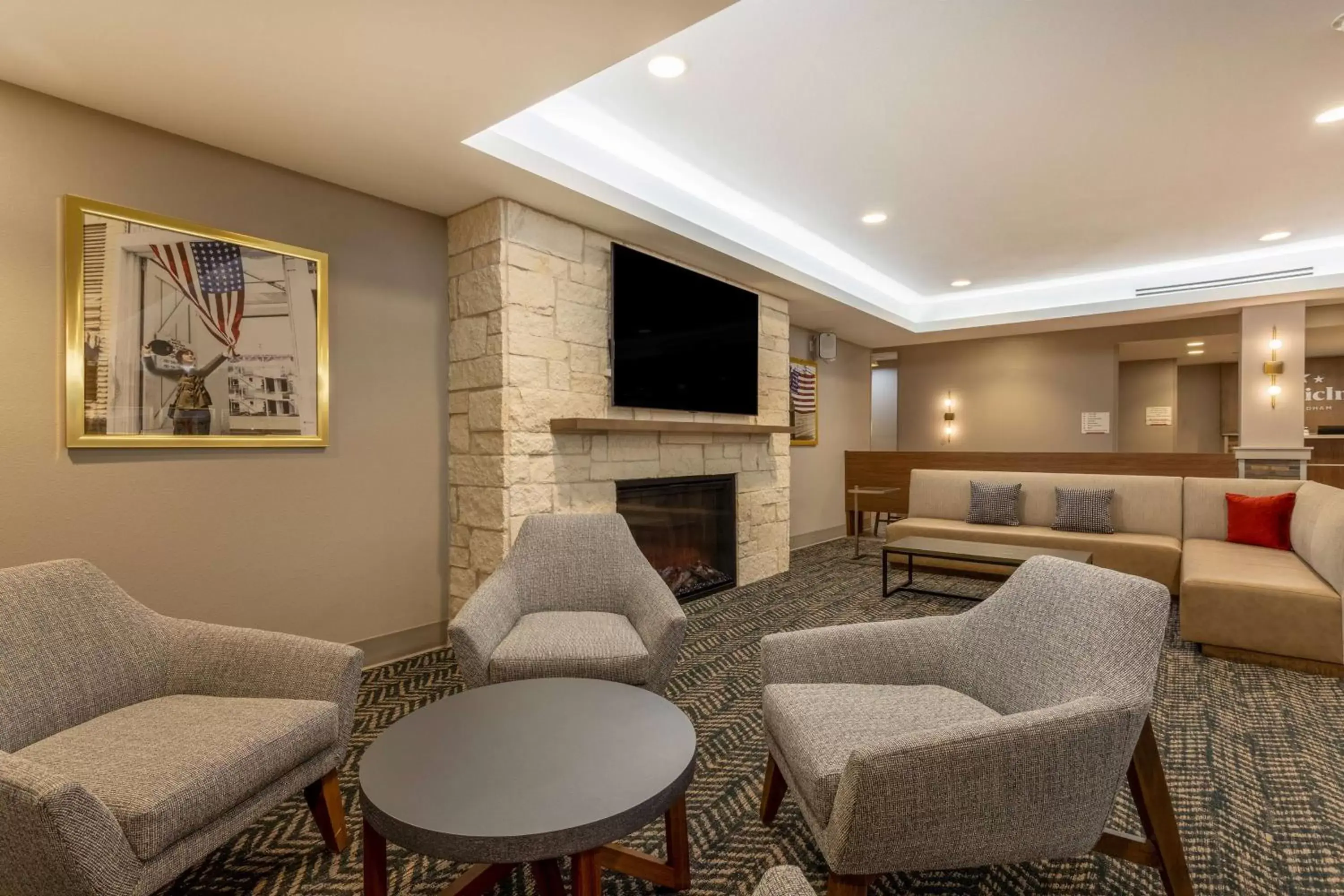 Lobby or reception, Seating Area in AmericInn by Wyndham San Angelo