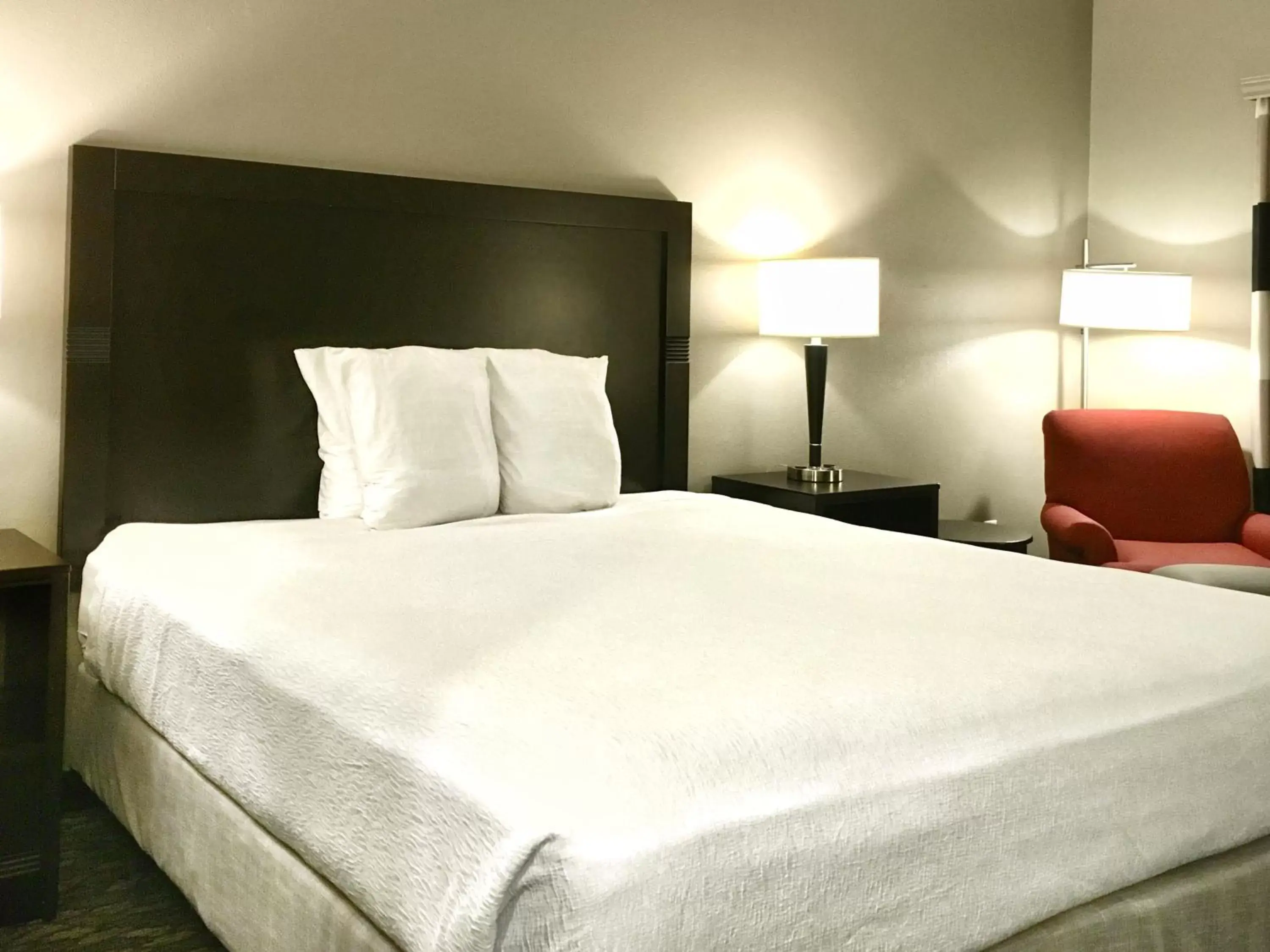 Bedroom, Bed in Best Western Wheatland Inn
