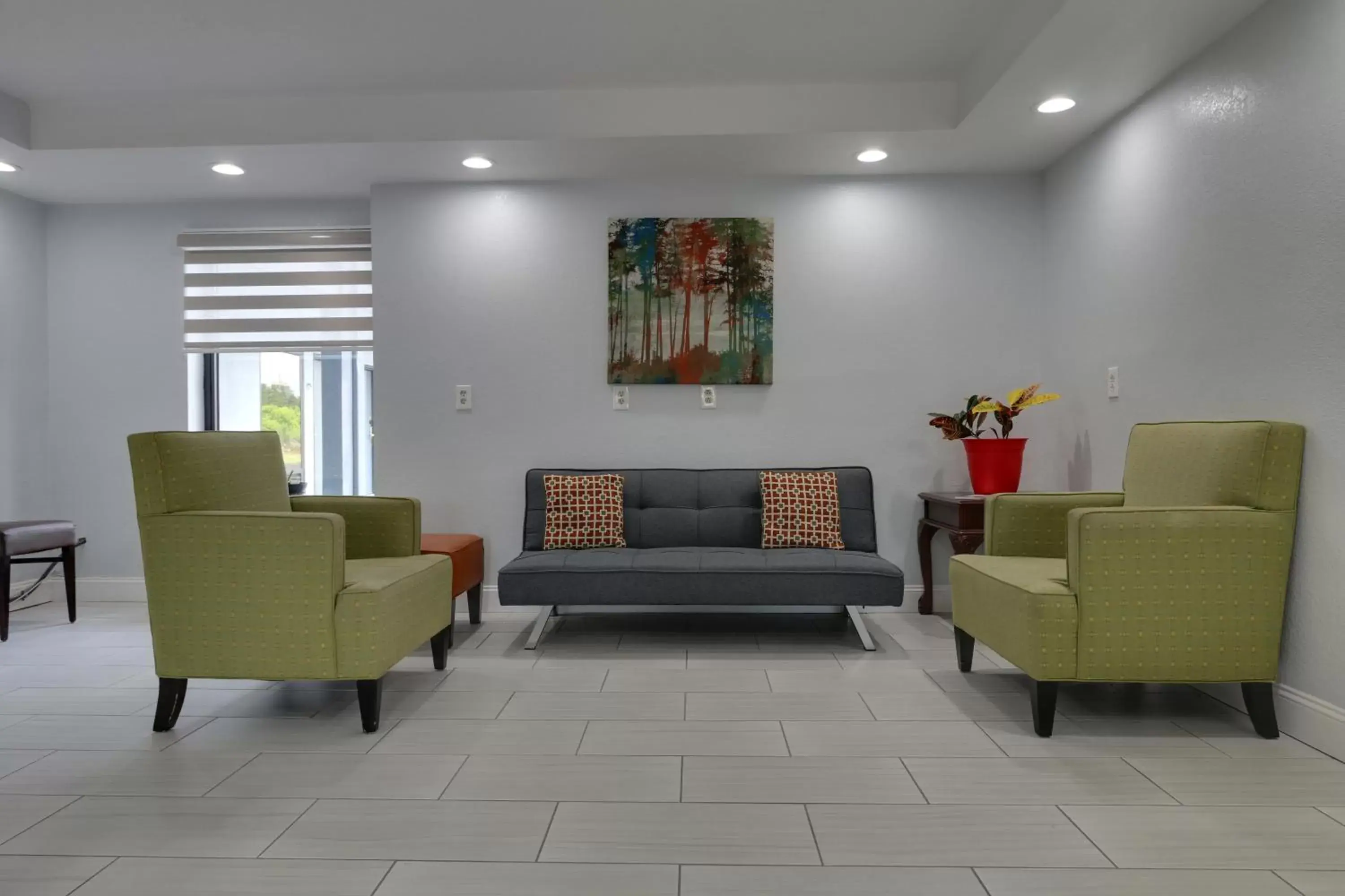 Lobby or reception, Seating Area in Baymont by Wyndham Ridgeland I-95