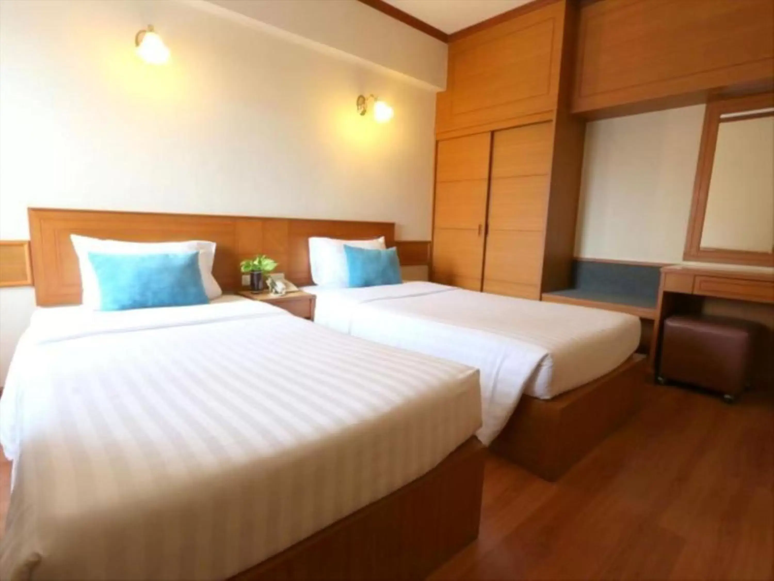 Standard Twin Room in Mike Hotel Standard Twin Room in Mike Hotel