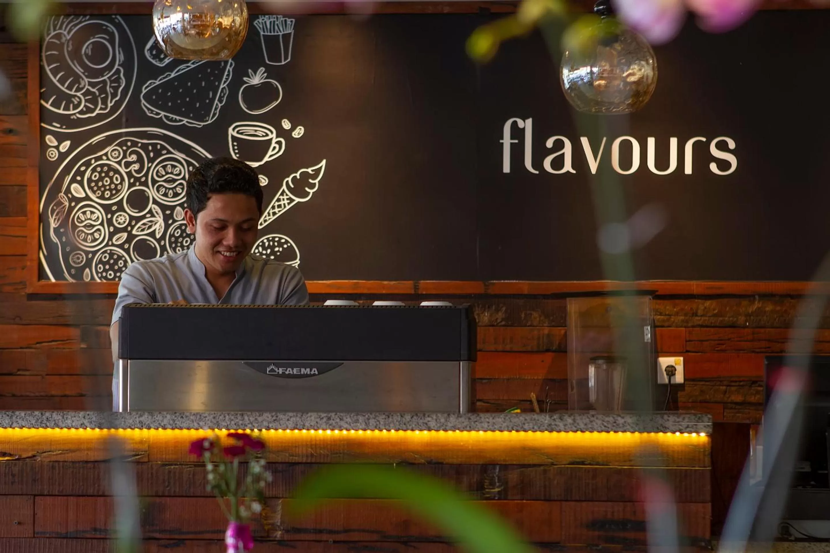 Restaurant/places to eat in PrimeBiz Hotel Kuta