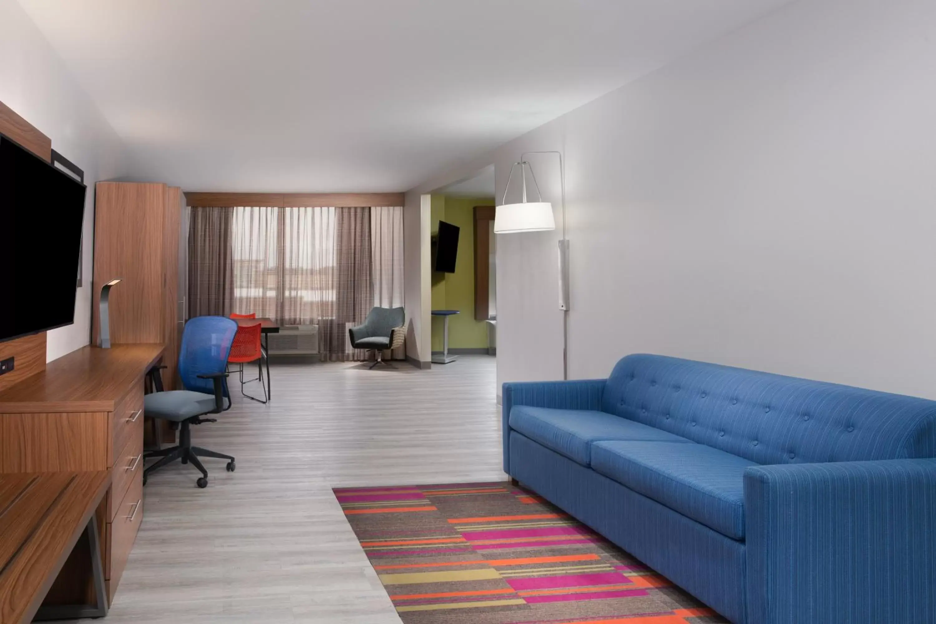 Photo of the whole room, Seating Area in Holiday Inn Express & Suites - Morehead City, an IHG Hotel