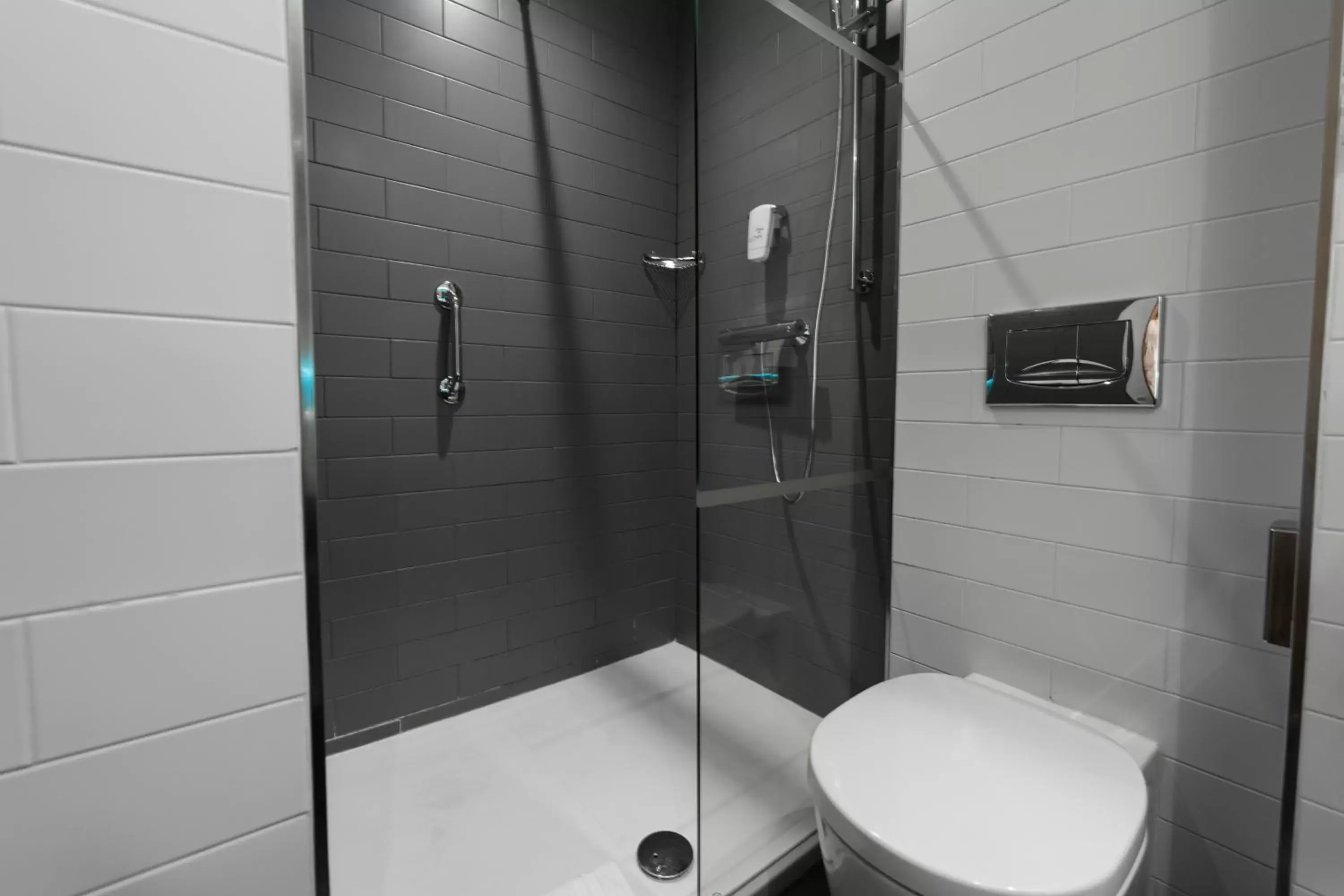 Bathroom in Holiday Inn Express - Malta, an IHG Hotel