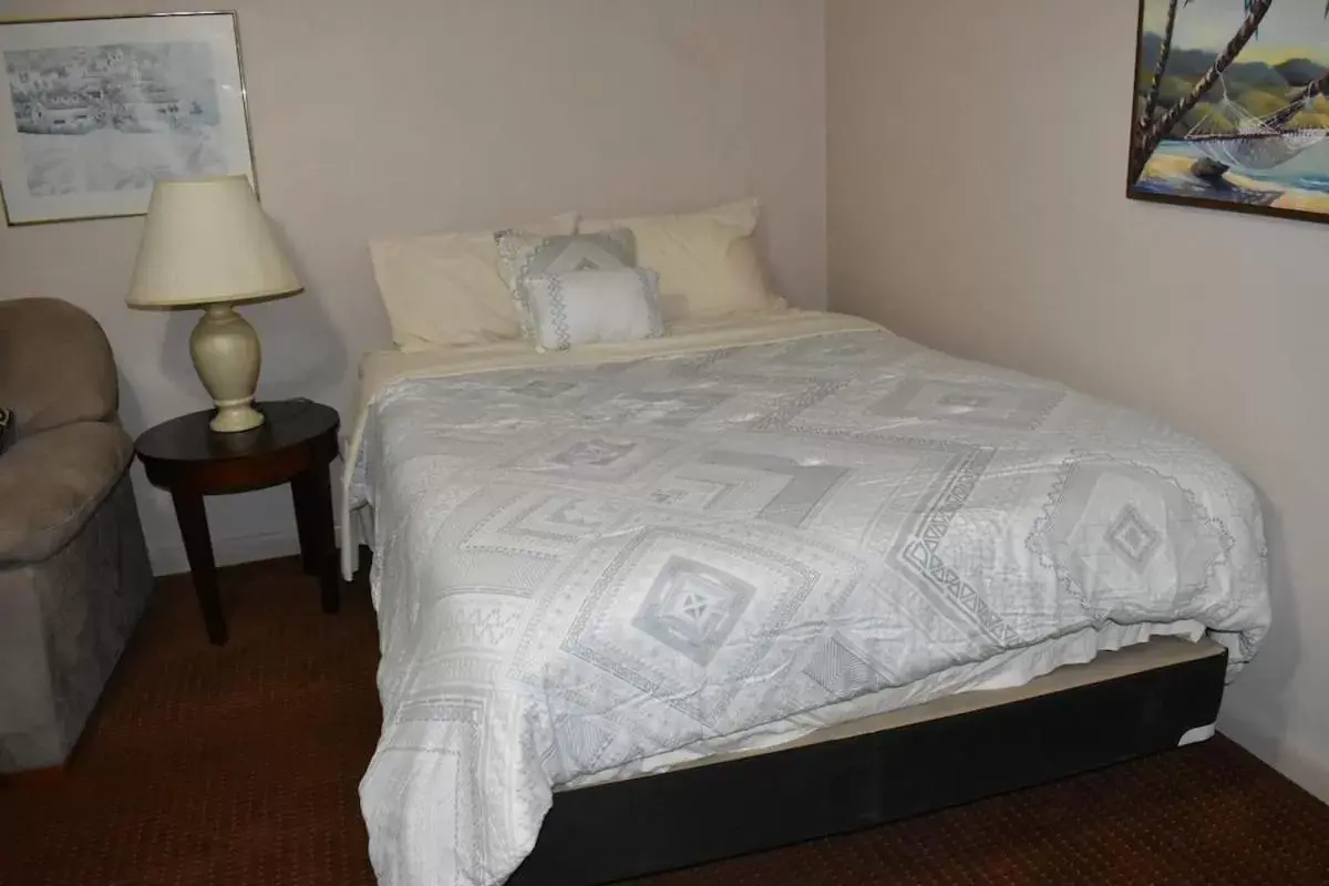 Bed in Avalon Resort of Deerfield Beach