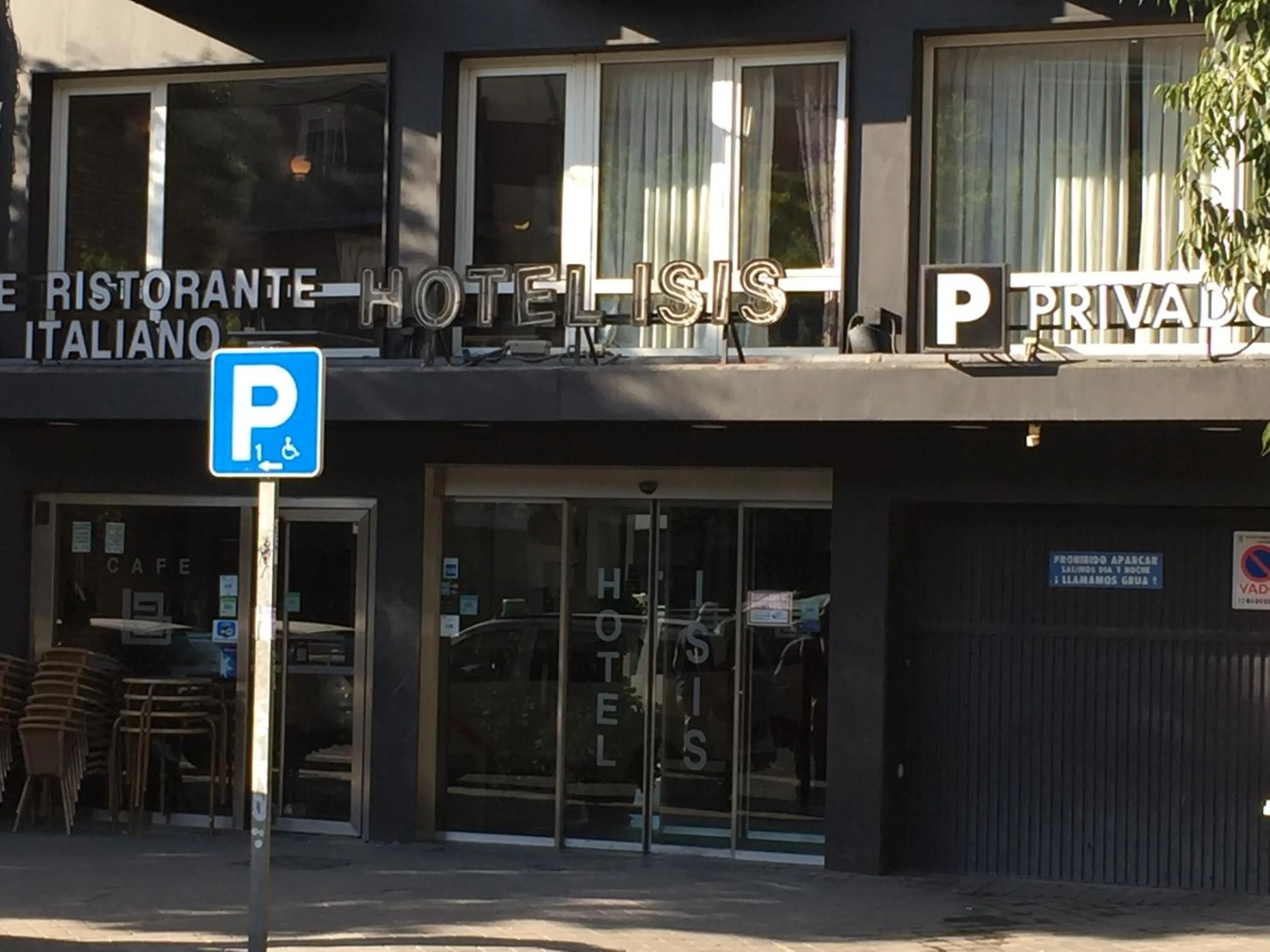 Facade/entrance in Hotel Madrid Río