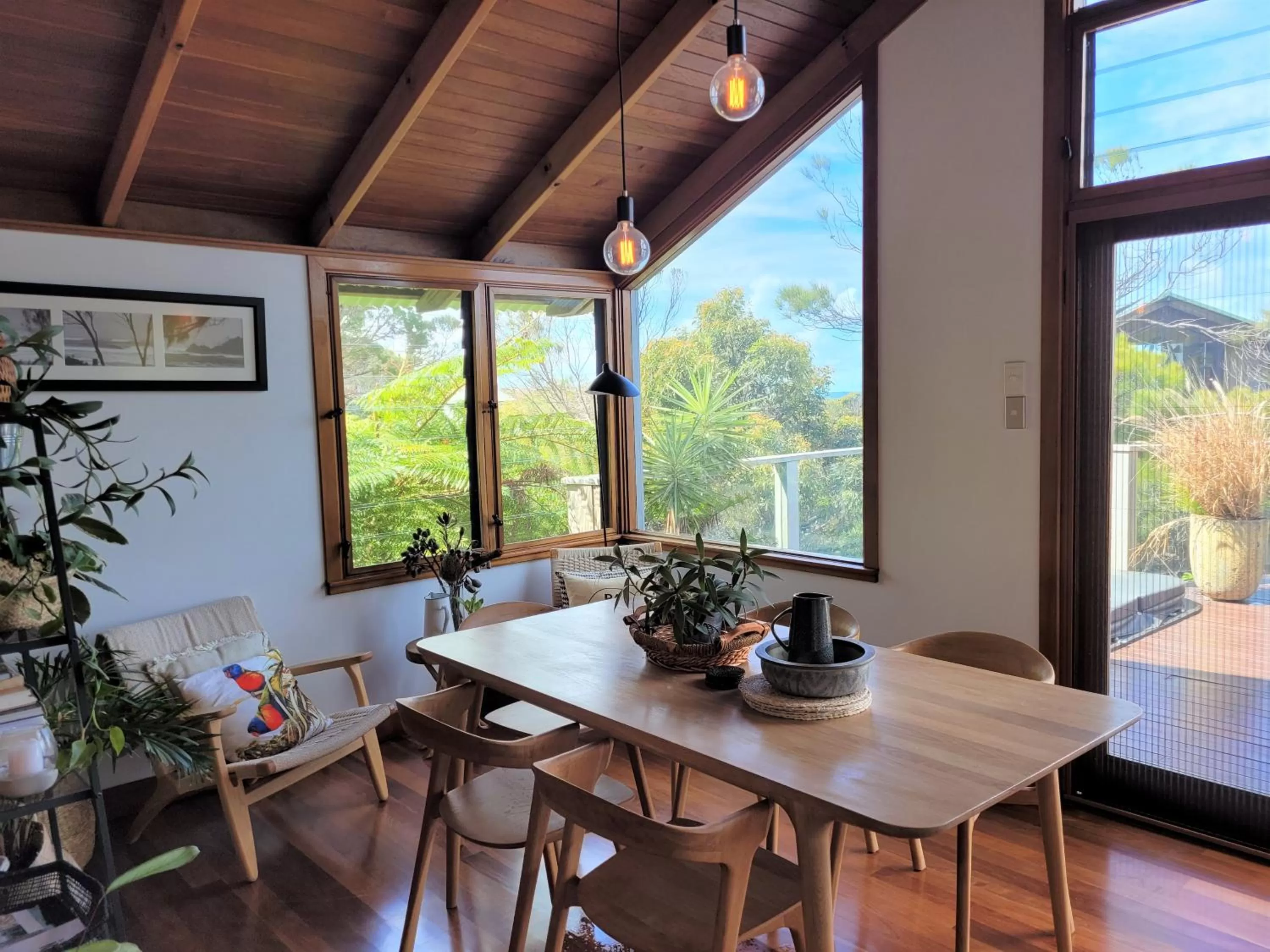 Dining area in The Oasis Apartments and Treetop Houses