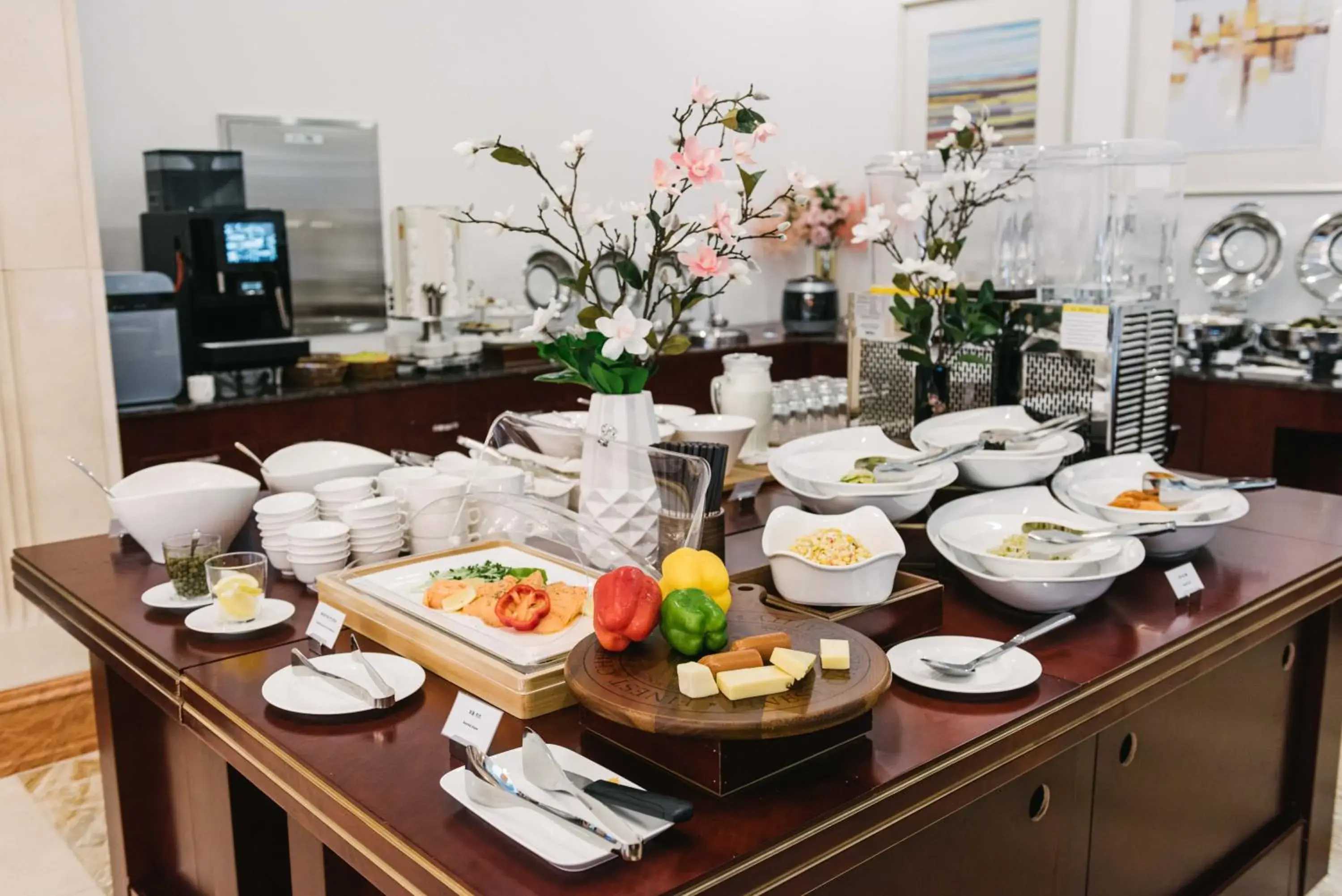 Breakfast in GoldOne Hotel & Suites