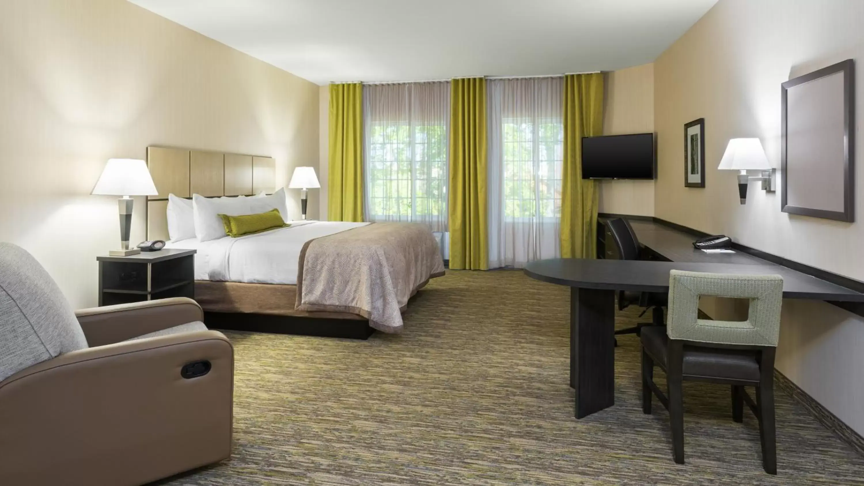 Bed in Candlewood Suites Grove City - Outlet Center by IHG Bed in Candlewood Suites Grove City - Outlet Center by IHG