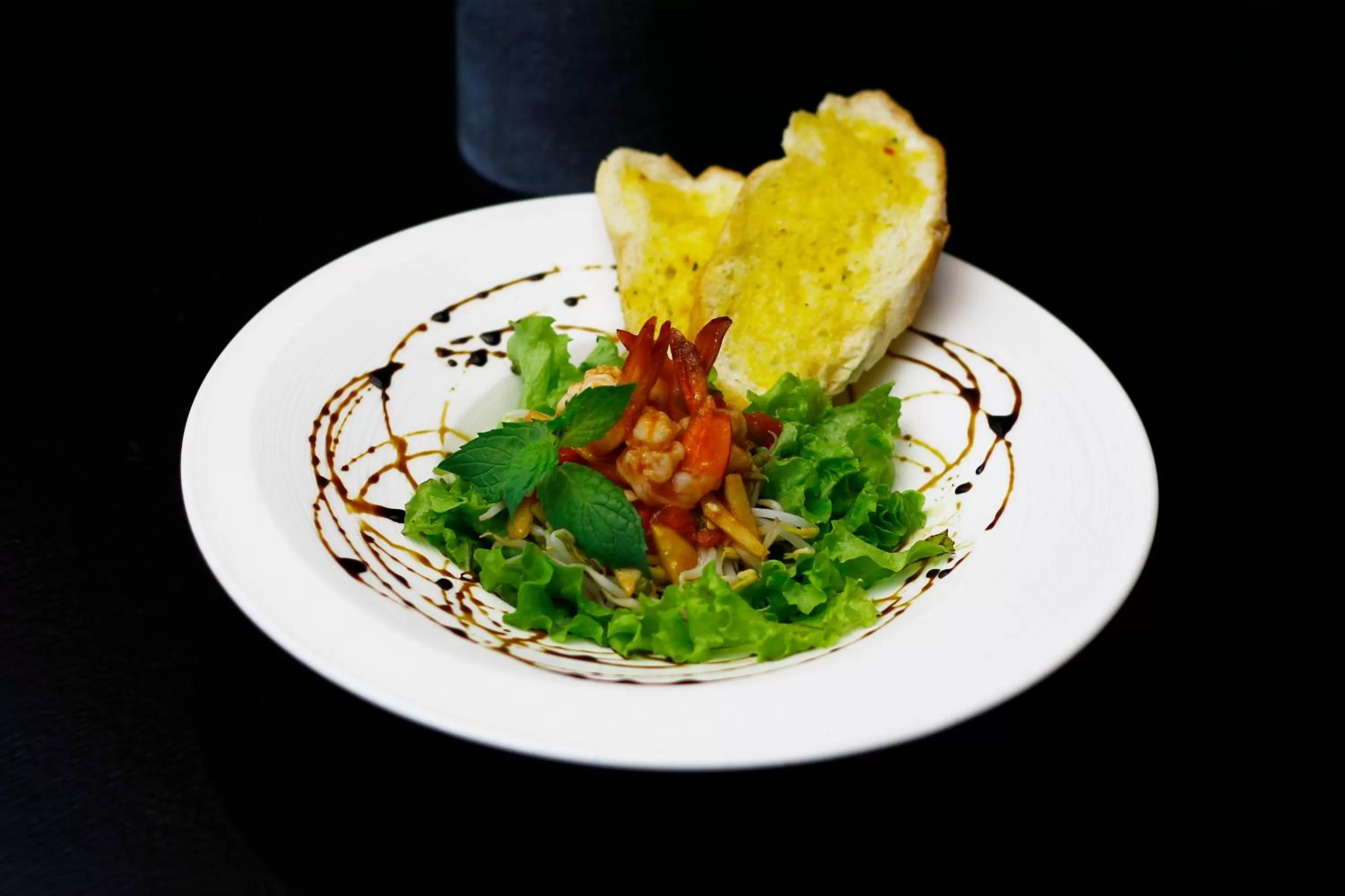 Restaurant/places to eat in Novotel Balikpapan