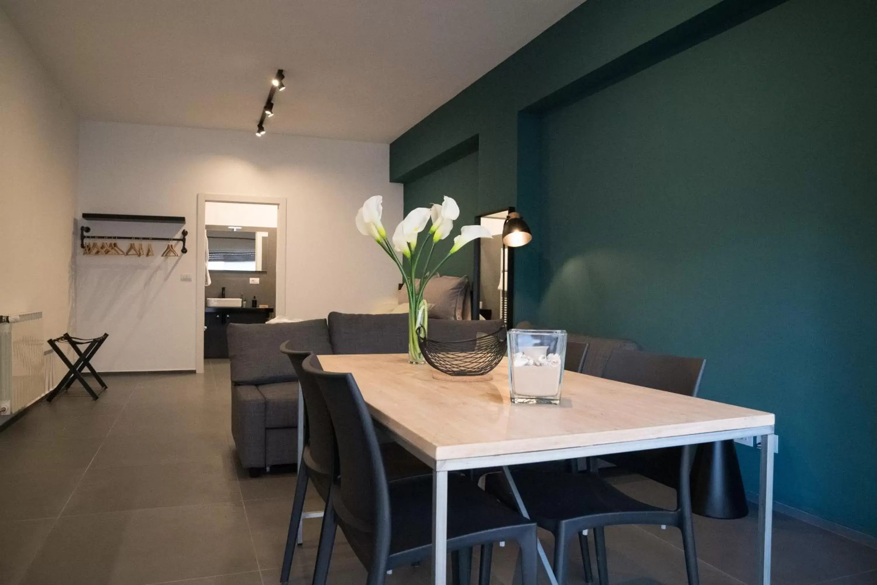 Dining Area in Oktò apartments Milazzo