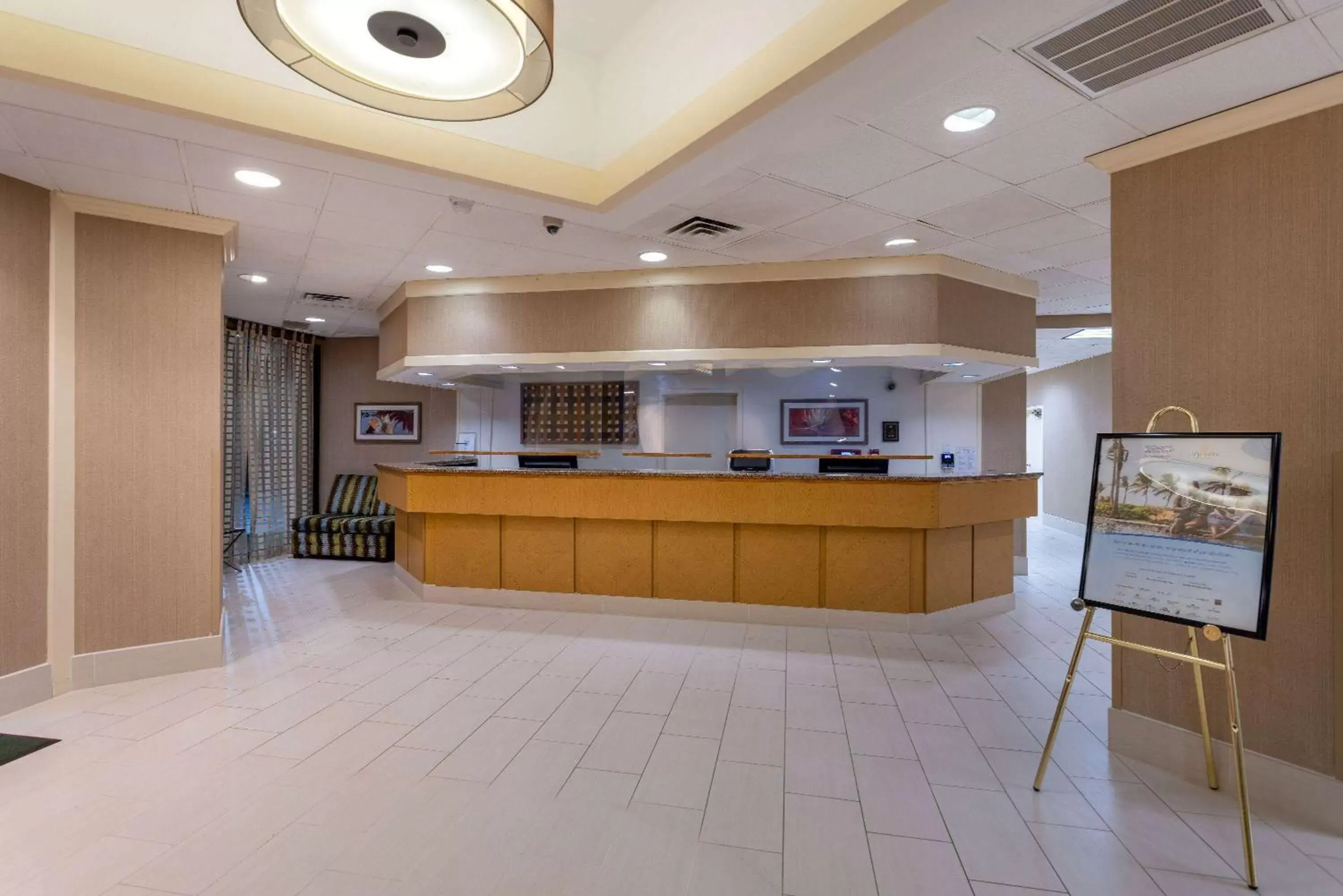 Lobby or reception in La Quinta Inn & Suites by Wyndham Kingsport TriCities Airport