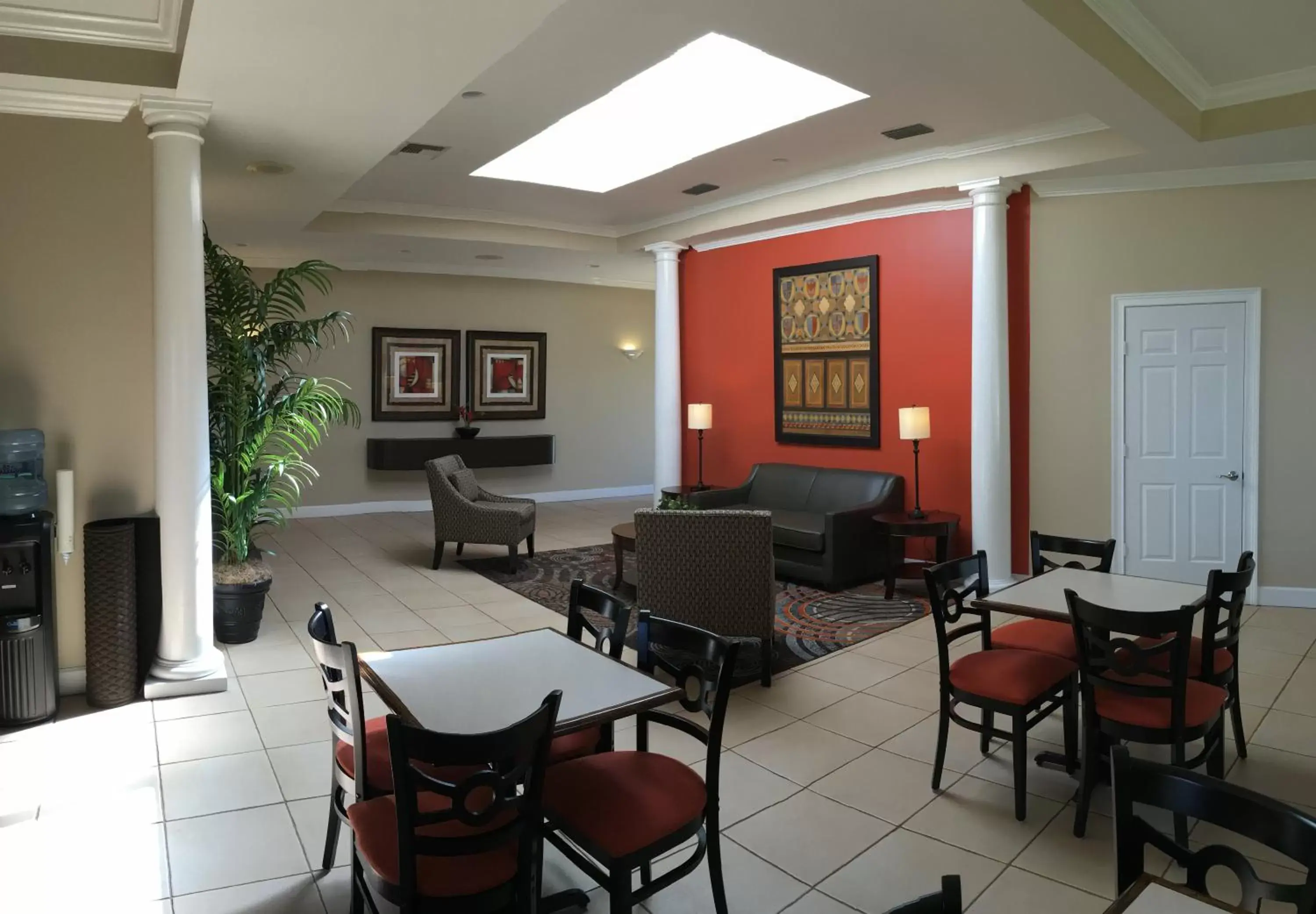Lobby or reception in Travelodge by Wyndham Lakeland