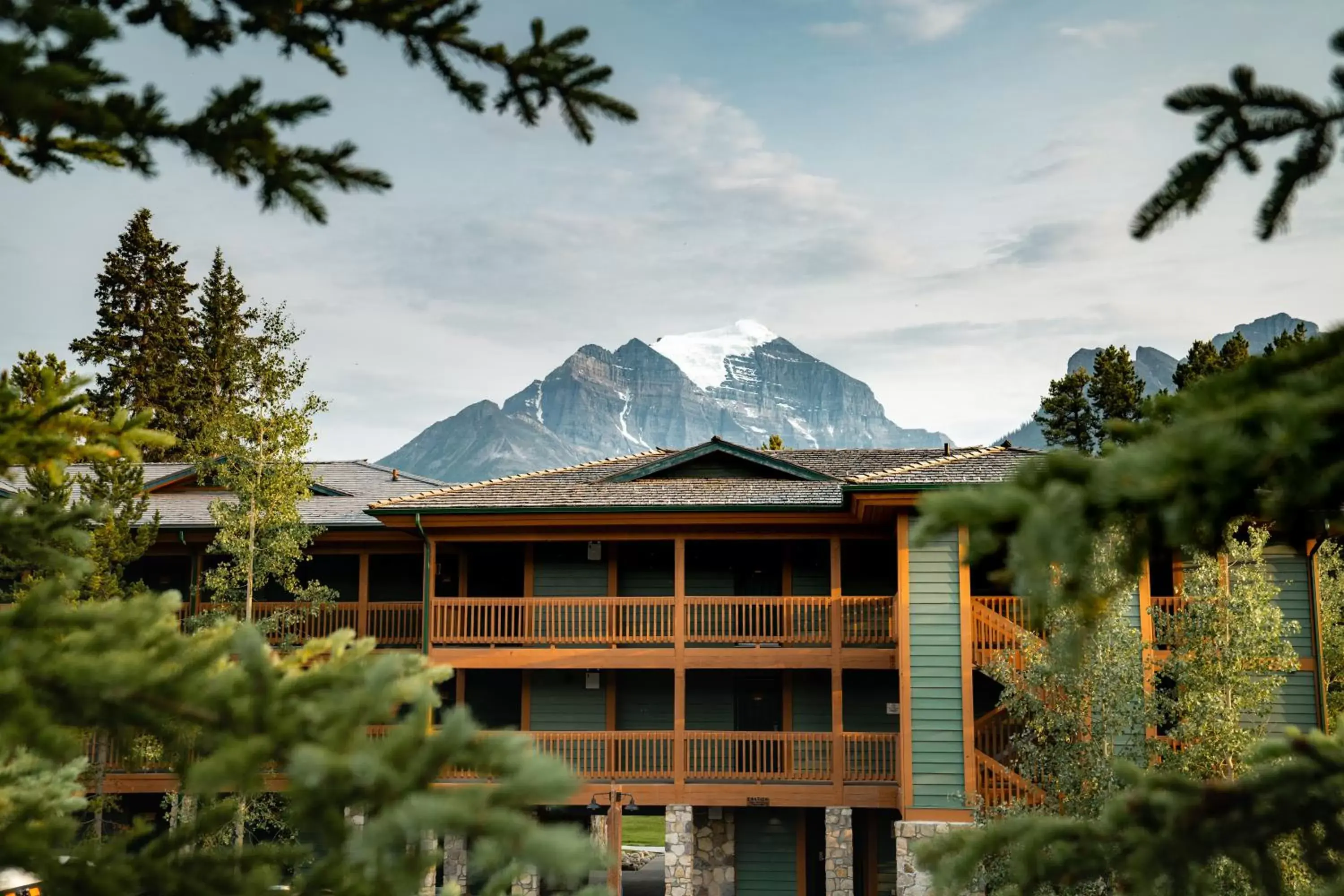 Mountain view, Property Building in Lake Louise Inn