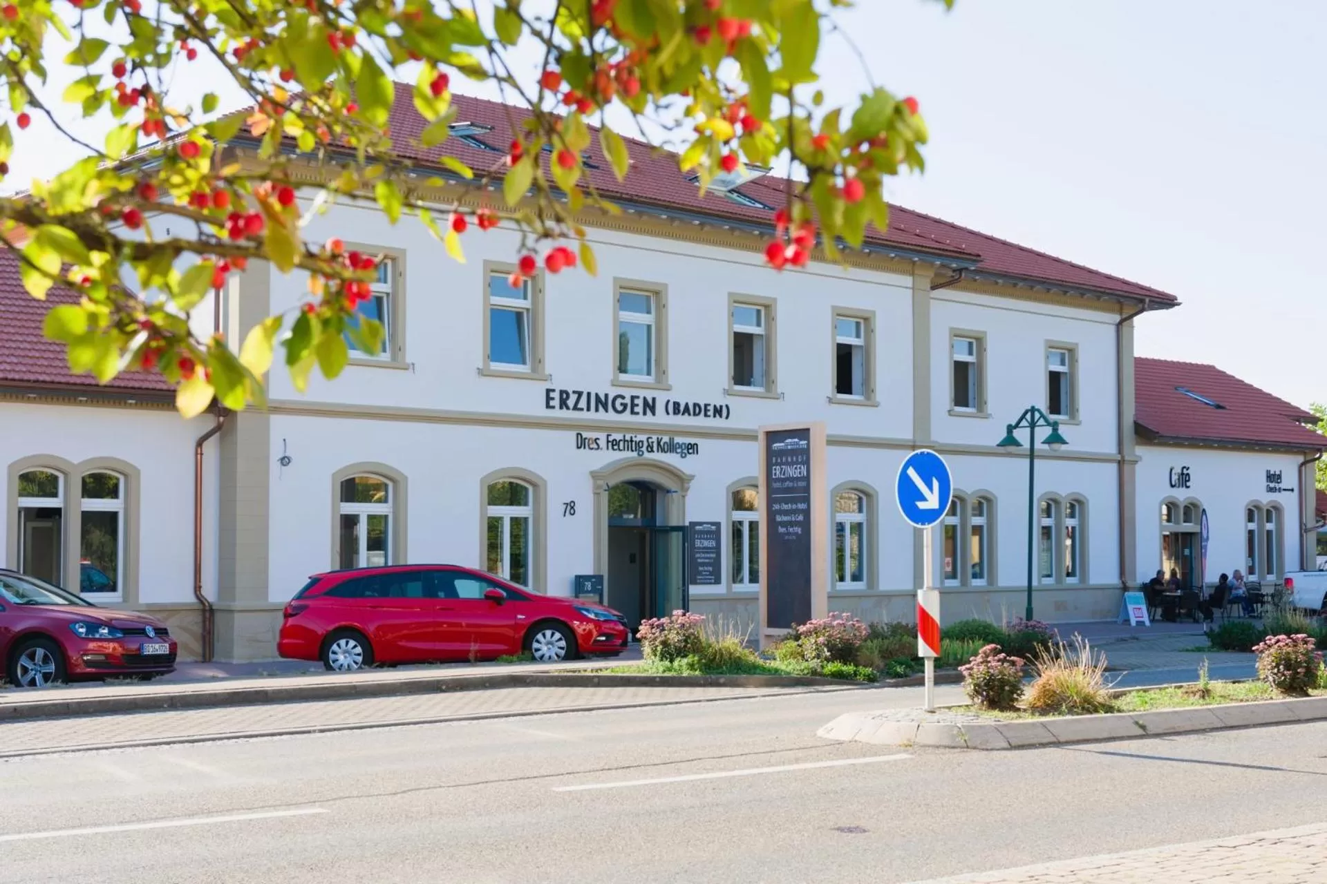 Property building in Bahnhof-Erzingen, hotel, coffee & more