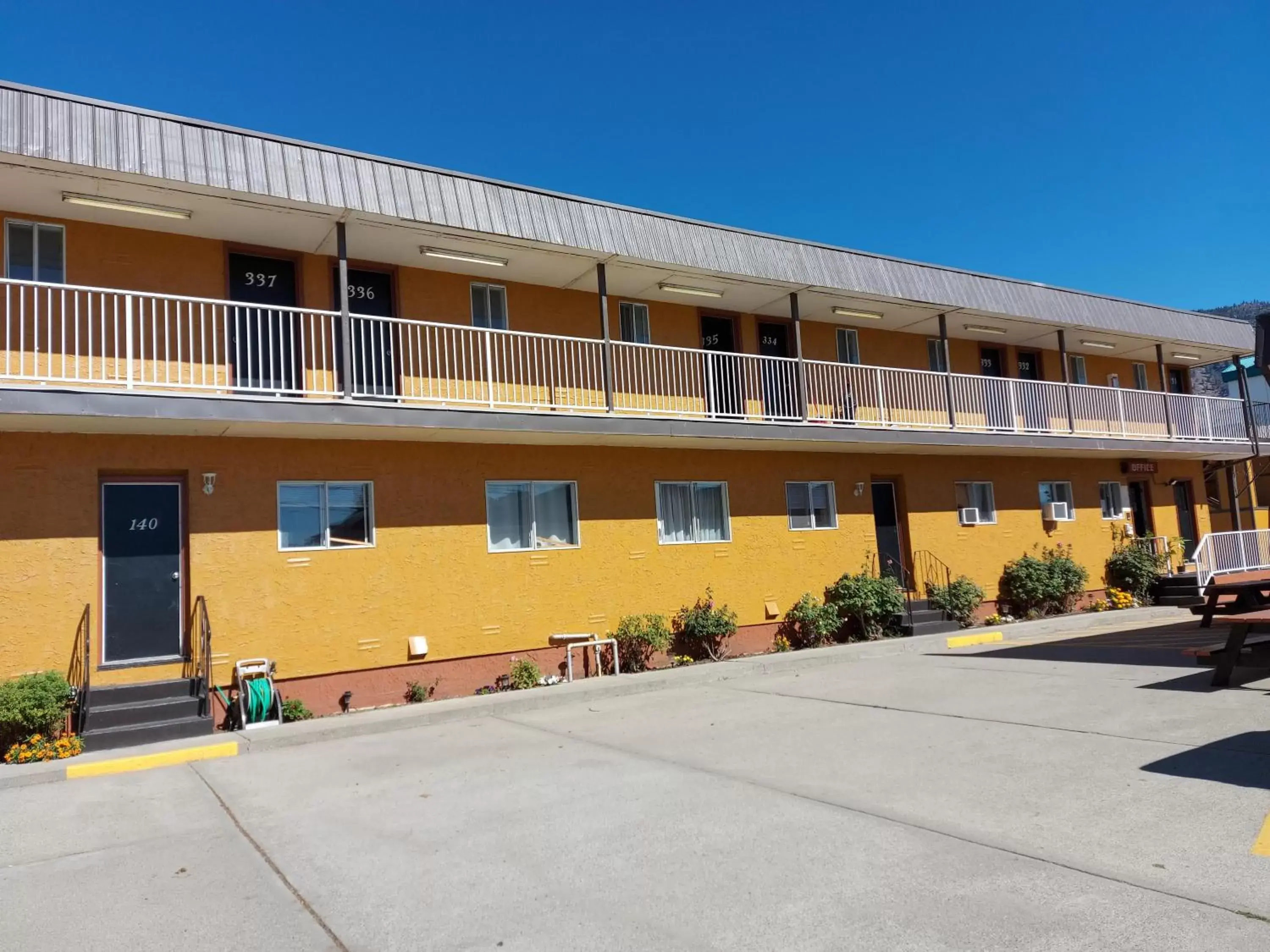 Property building in Richter Pass Beach Resort Property building in Richter Pass Beach Resort