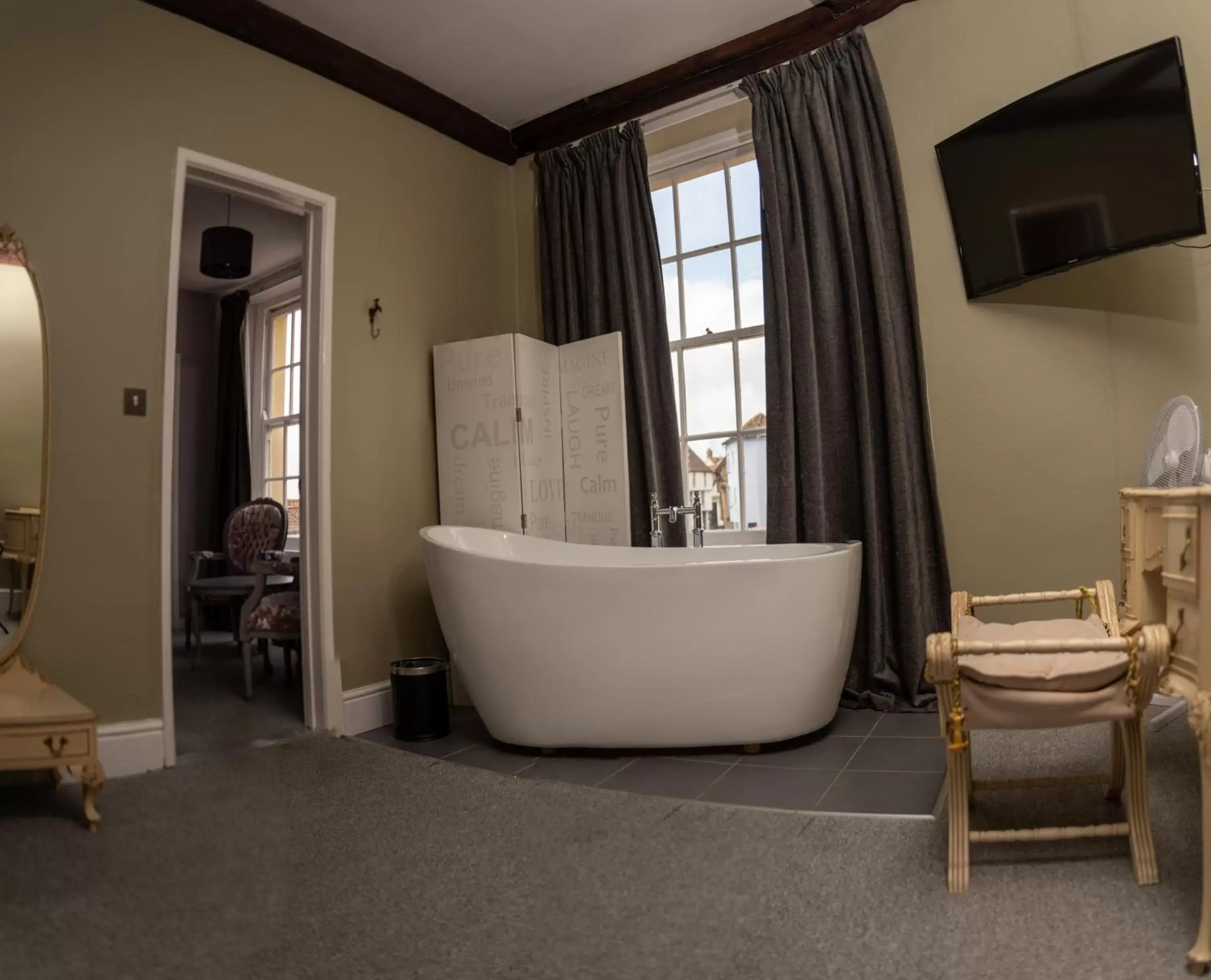 Bath, Bathroom in The Oak House Hotel
