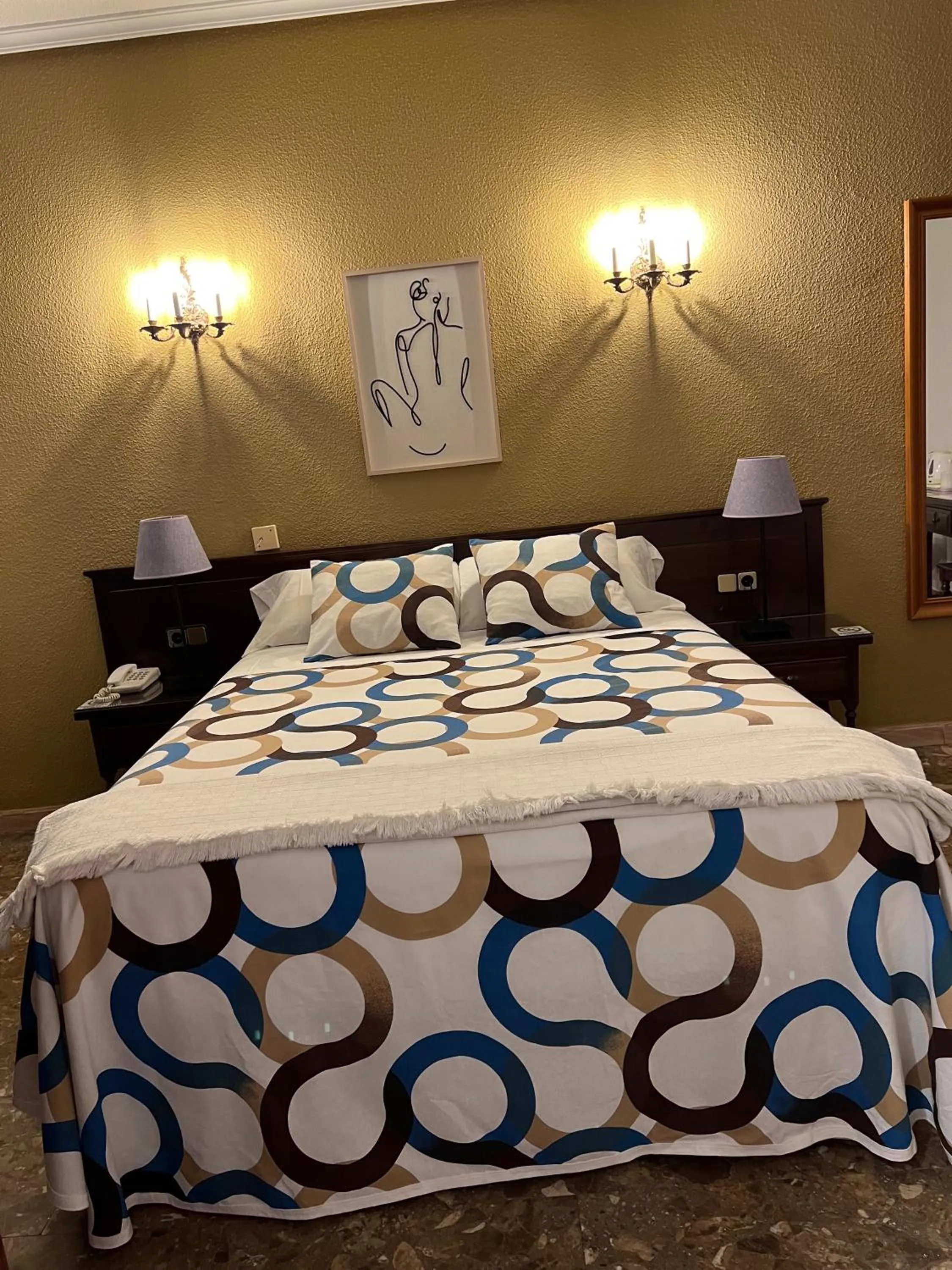 Photo of the whole room, Bed in Hostal Sonsoles Madrid-Centro