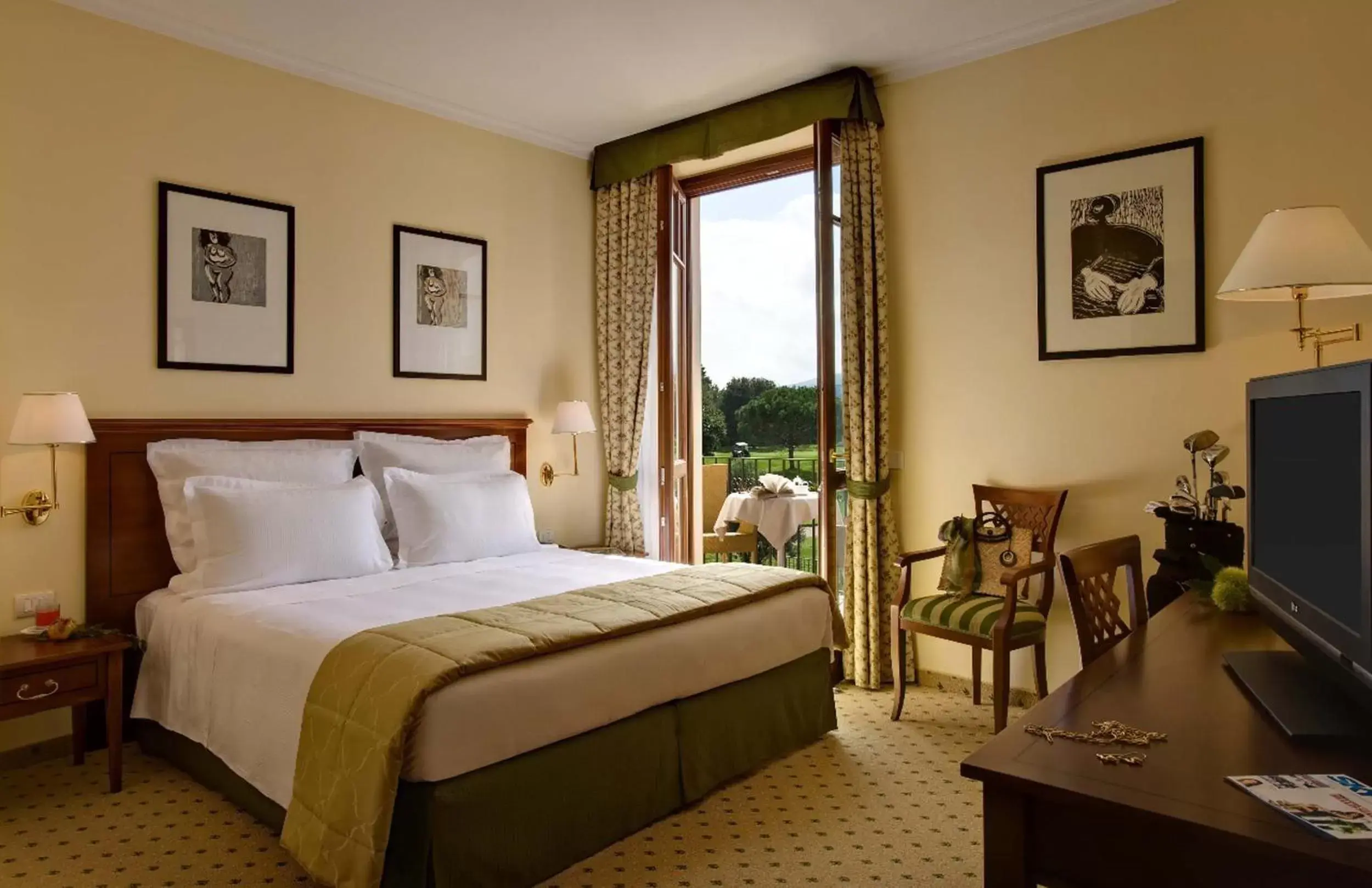 Bedroom, Bed in Il Picciolo Etna Golf Resort & Spa