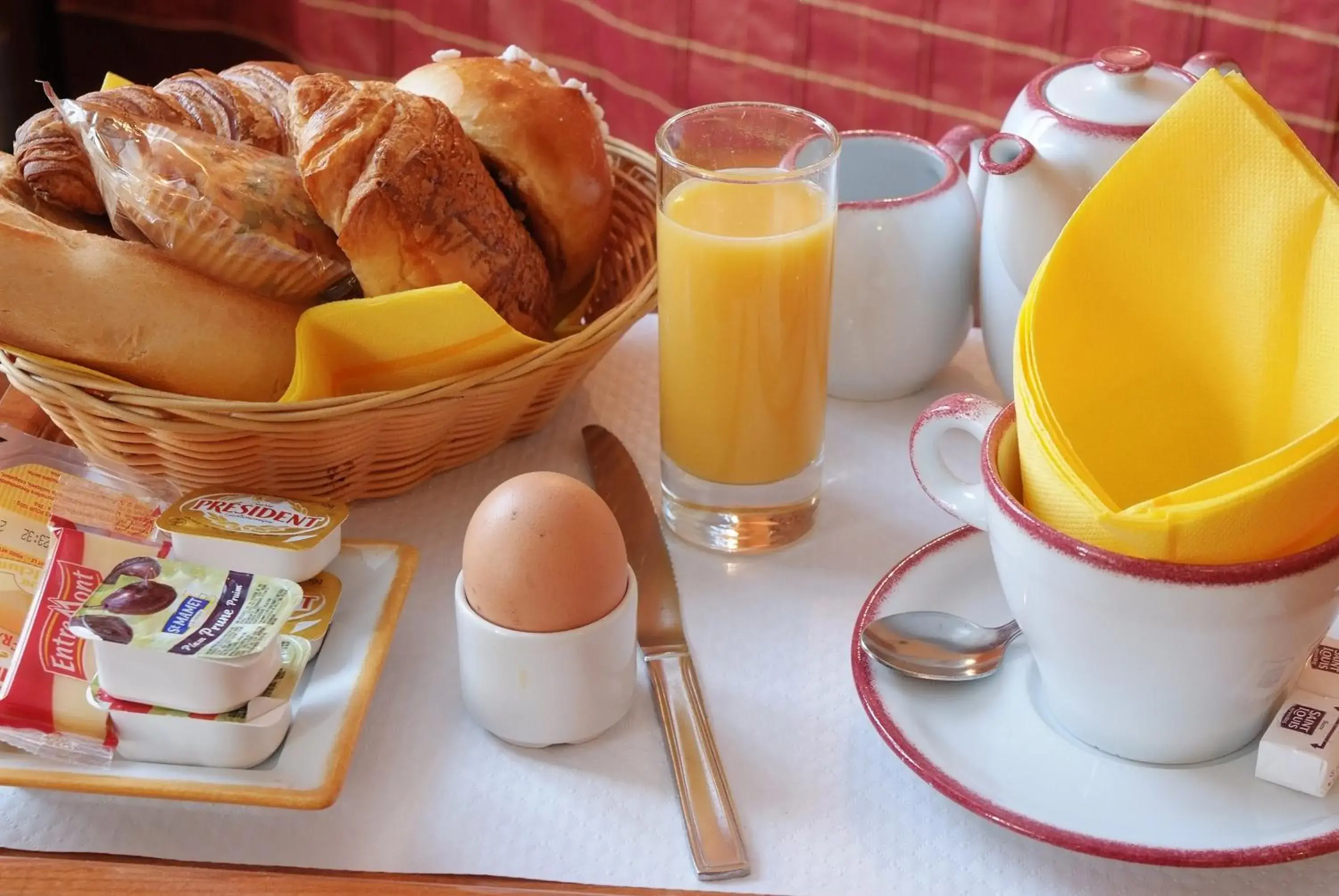 Food and drinks, Breakfast in Louvre Marsollier Opera
