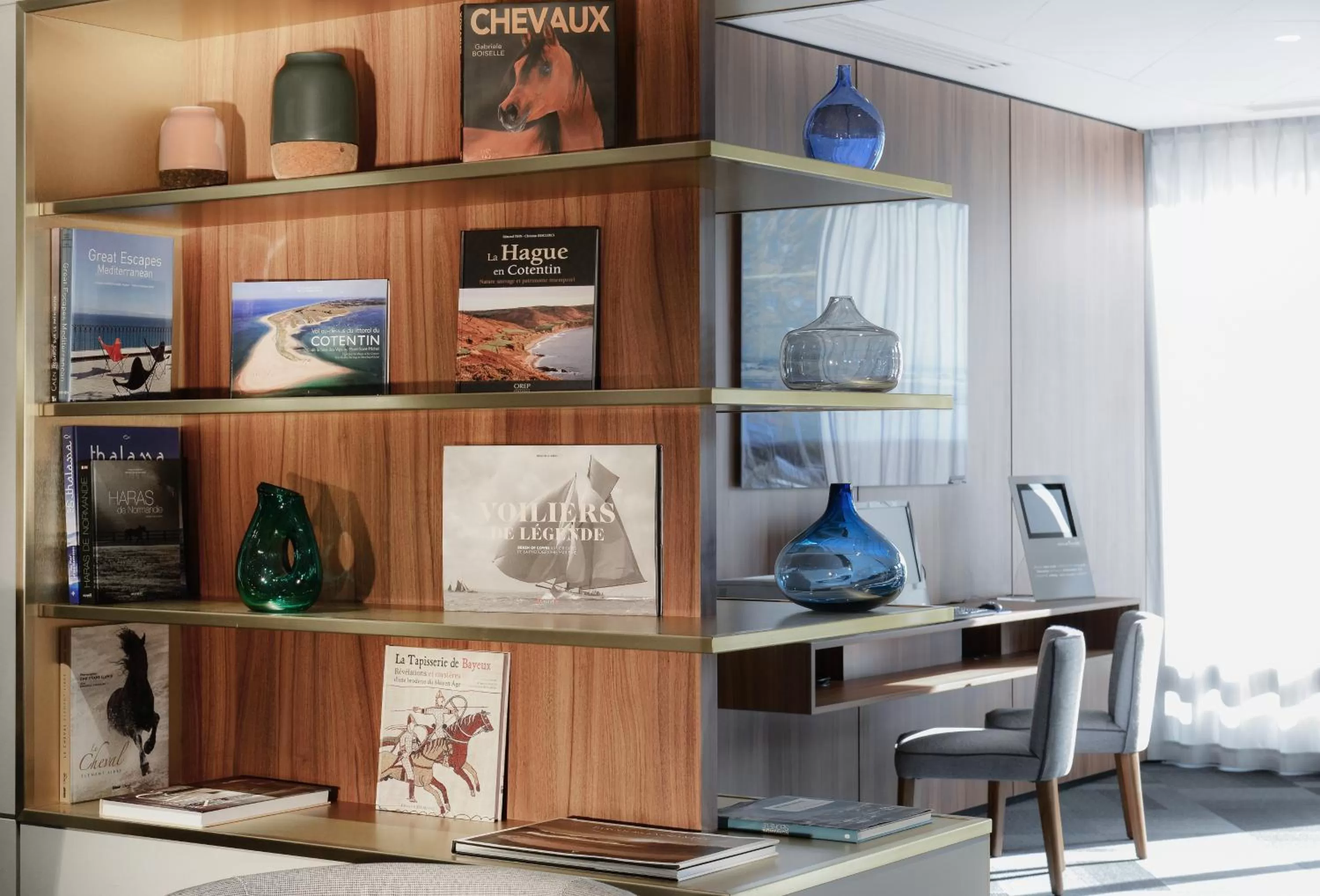 Lobby or reception in Mercure Caen Centre Port De Plaisance