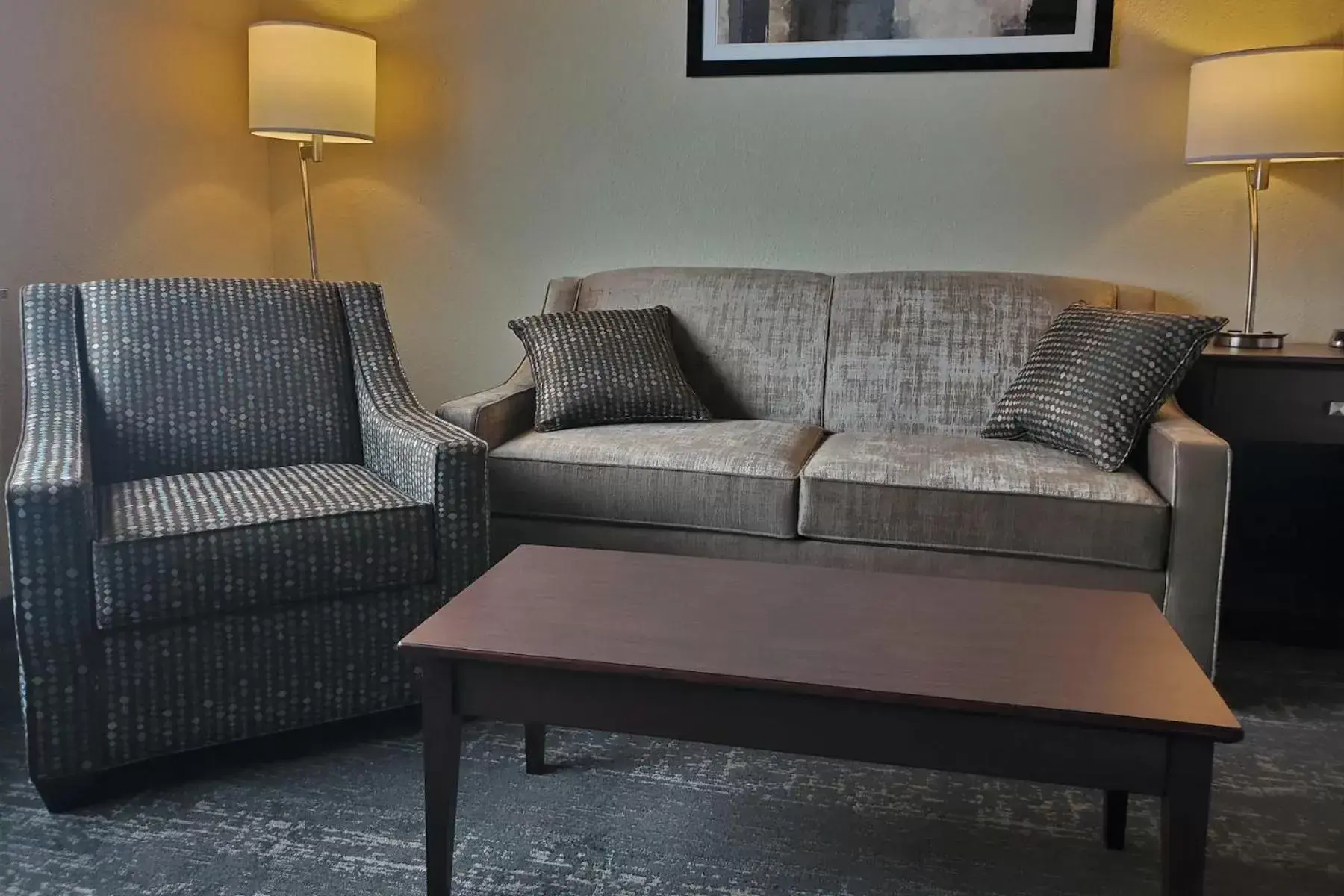 Living room, Seating Area in Cobblestone Suites - Oshkosh