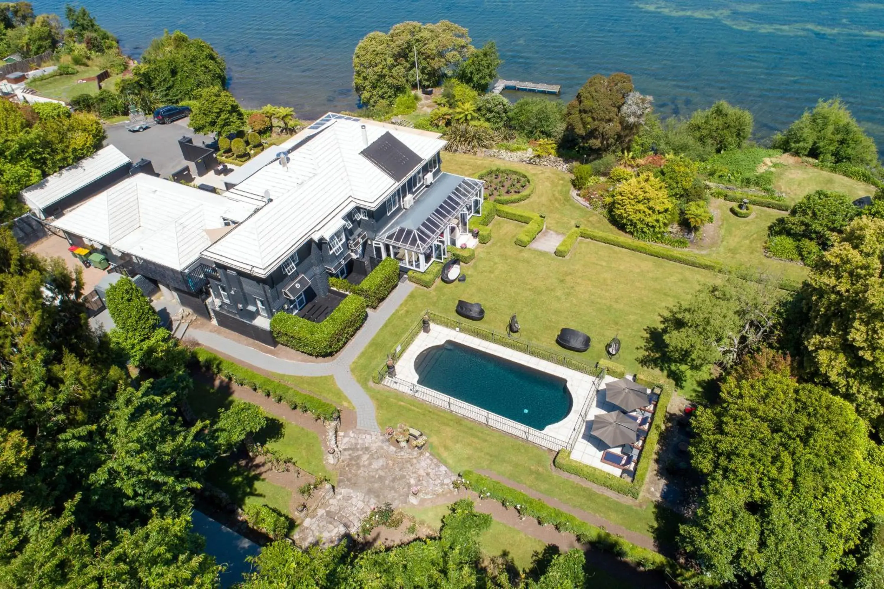 Bird's eye view in Black Swan Lakeside Lodge Boutique Hotel