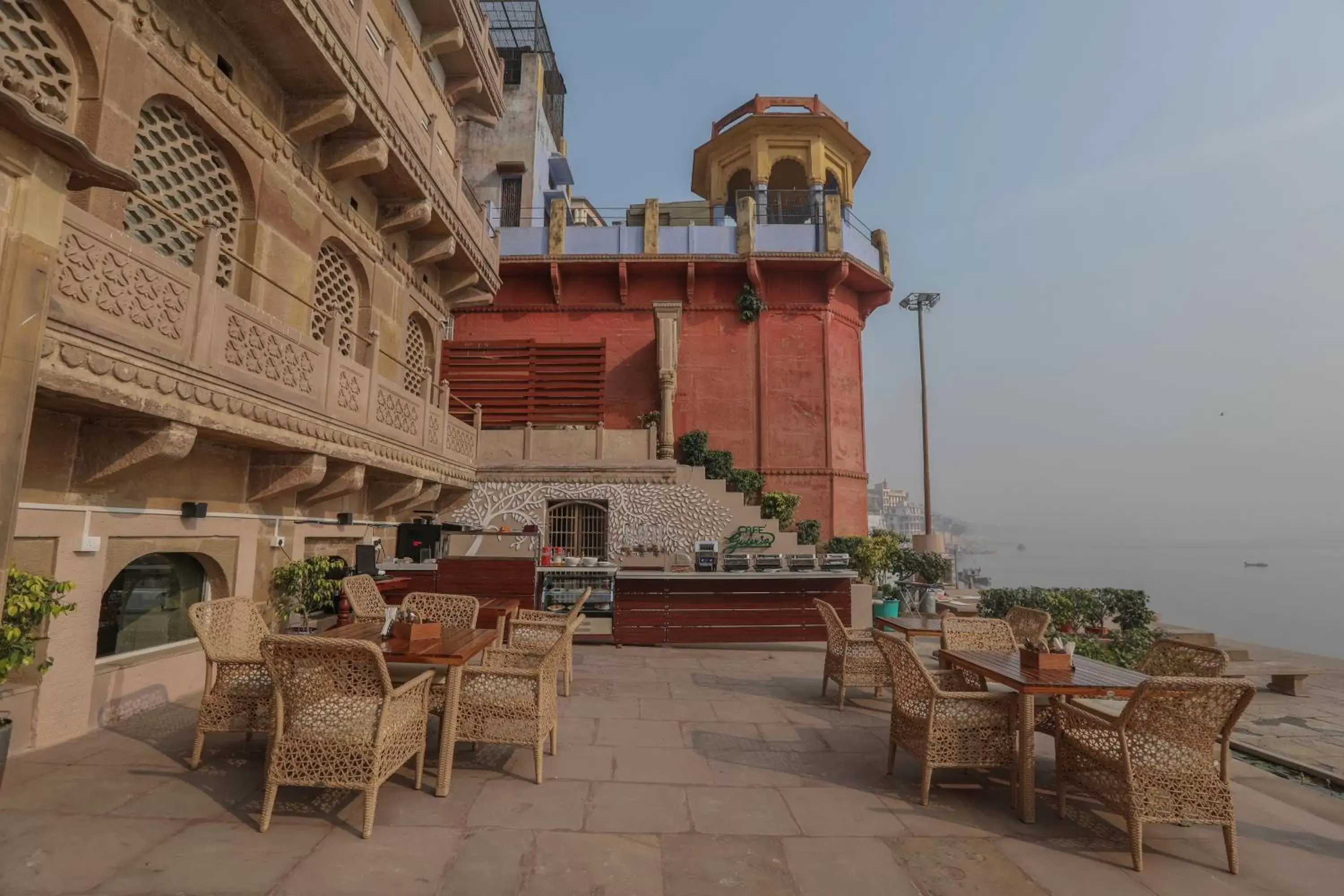Restaurant/places to eat in Guleria Kothi at Ganges