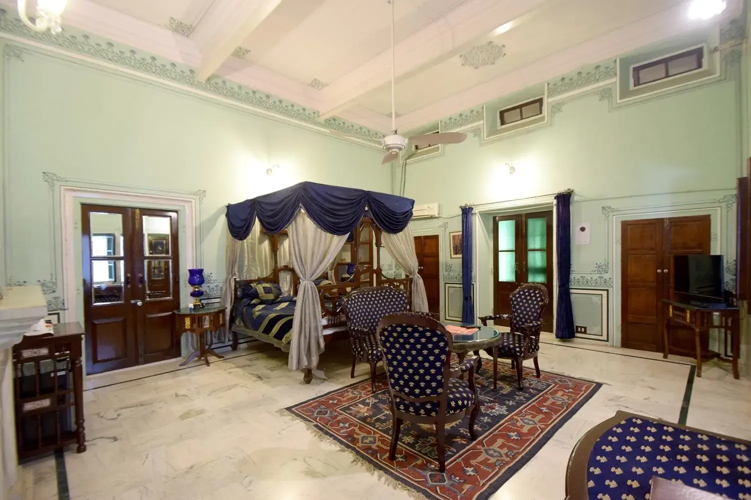 Living room, Seating Area in Hari Mahal Palace by Pachar Group