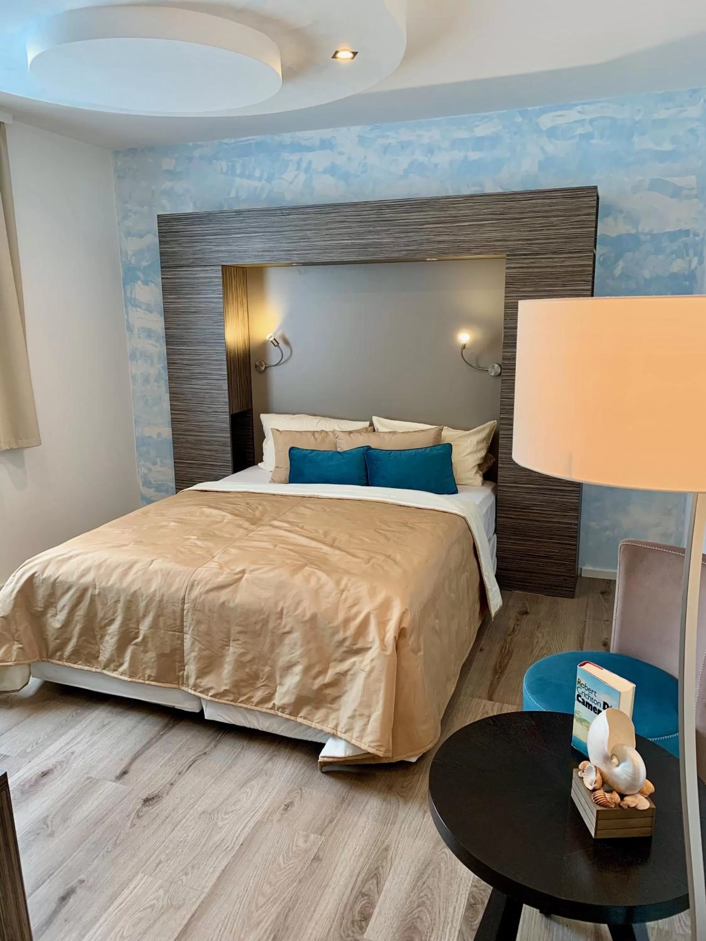 Bed in Boutique Hotel Goldene Henne