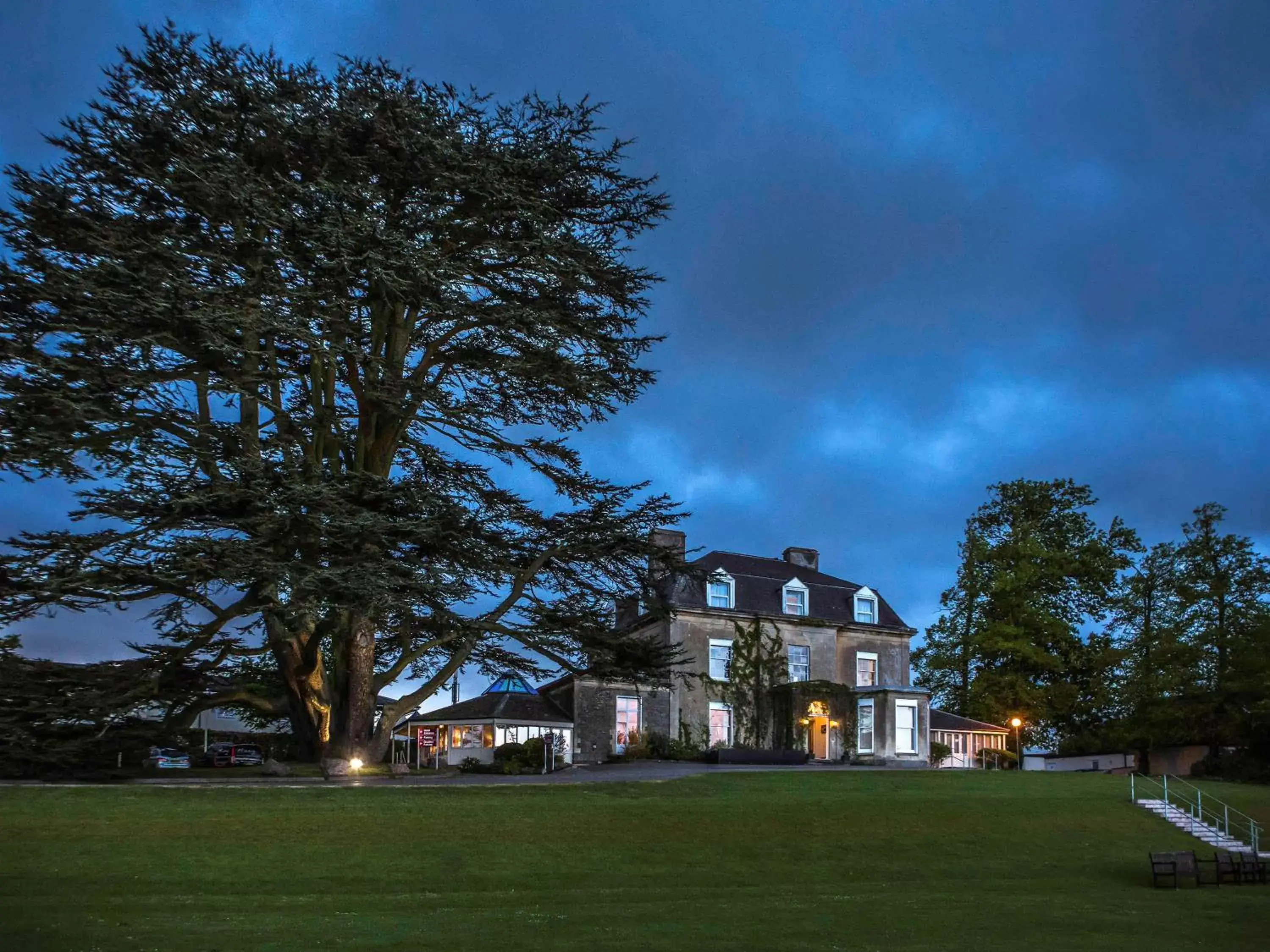 Property building in Mercure Bristol North The Grange Hotel