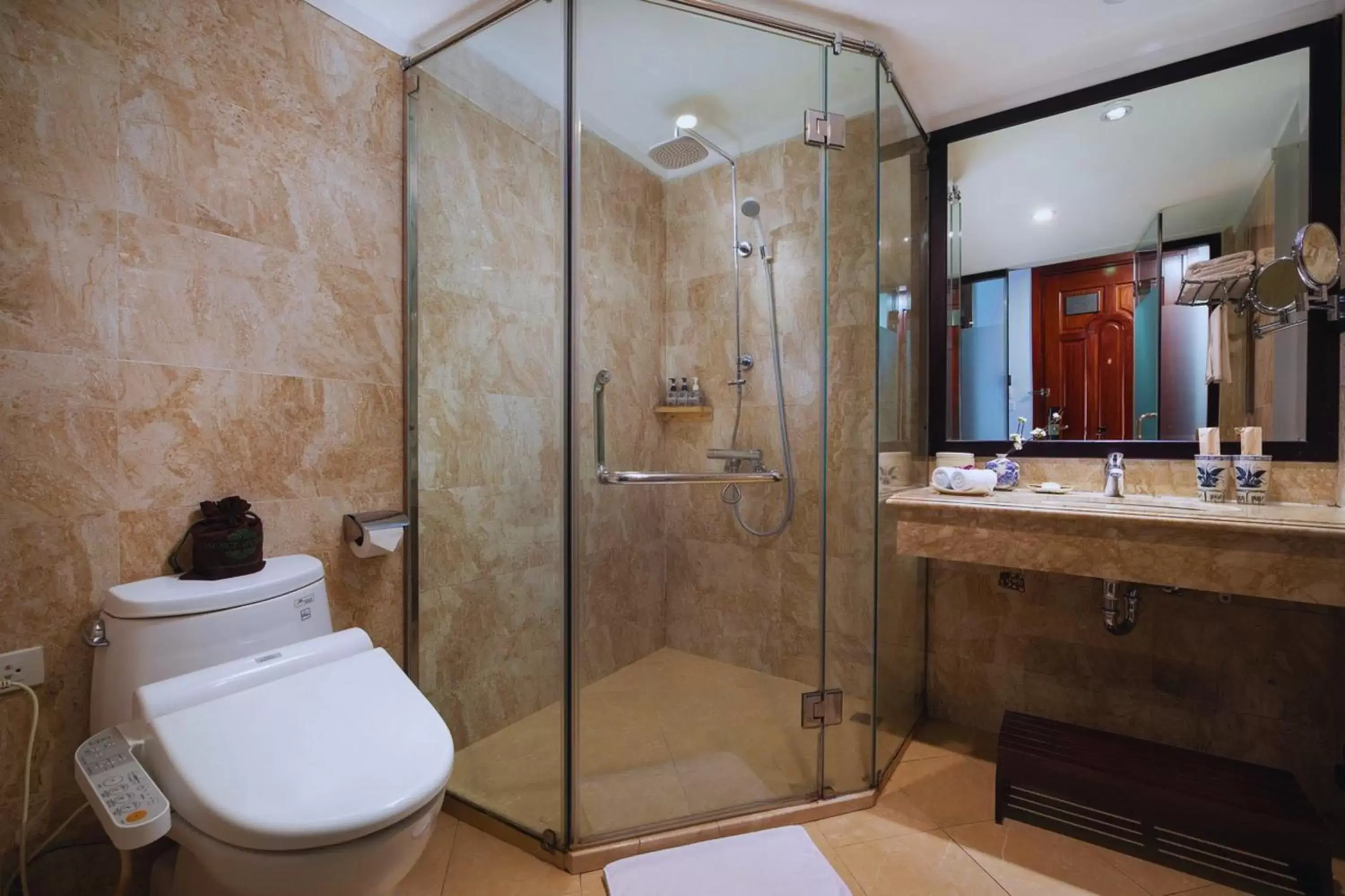 Bathroom in Hotel Emerald Waters Classy